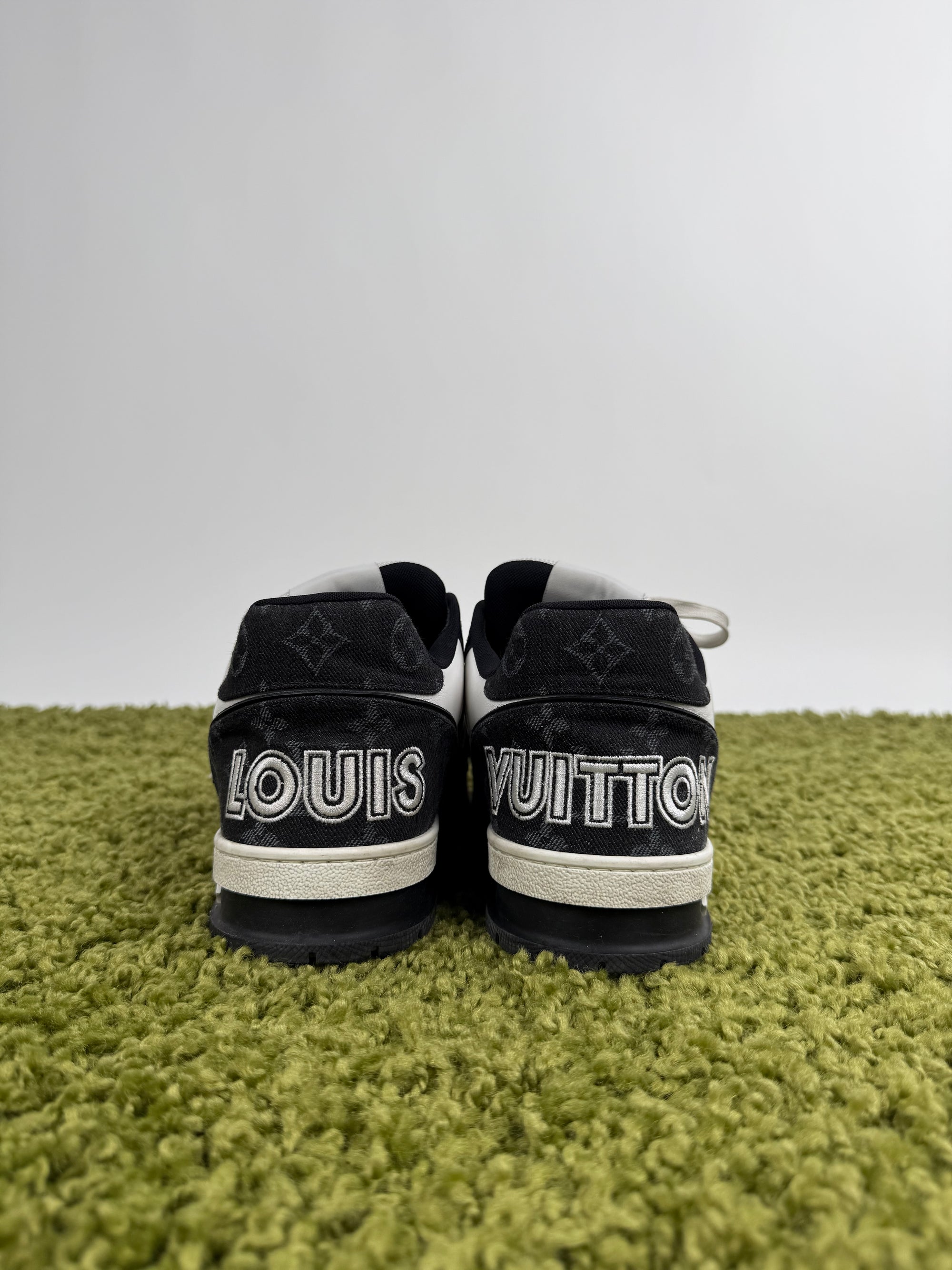 Louis Vuitton Trainer 42 veste 43