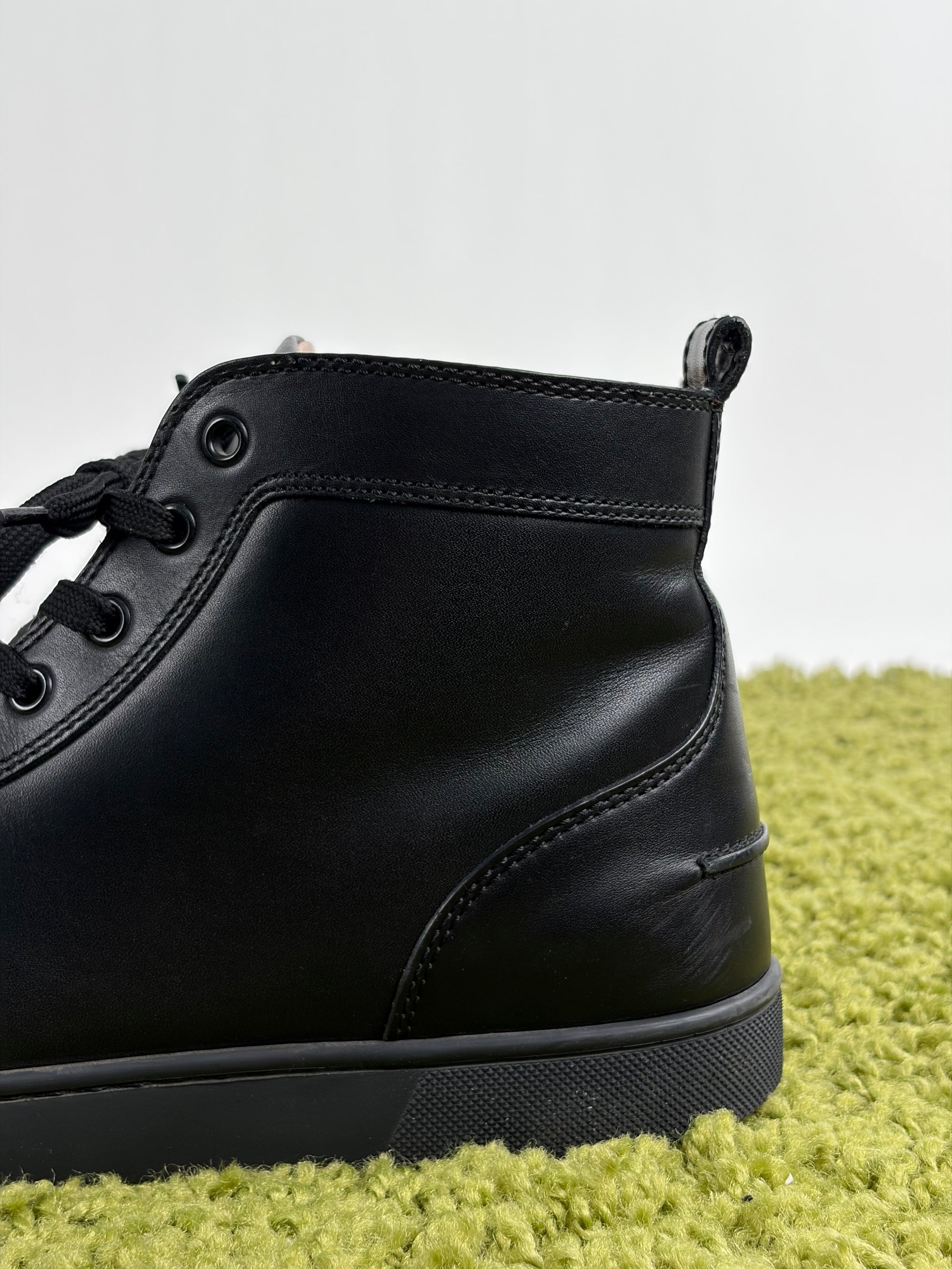 Louboutin alta Size 42 nera