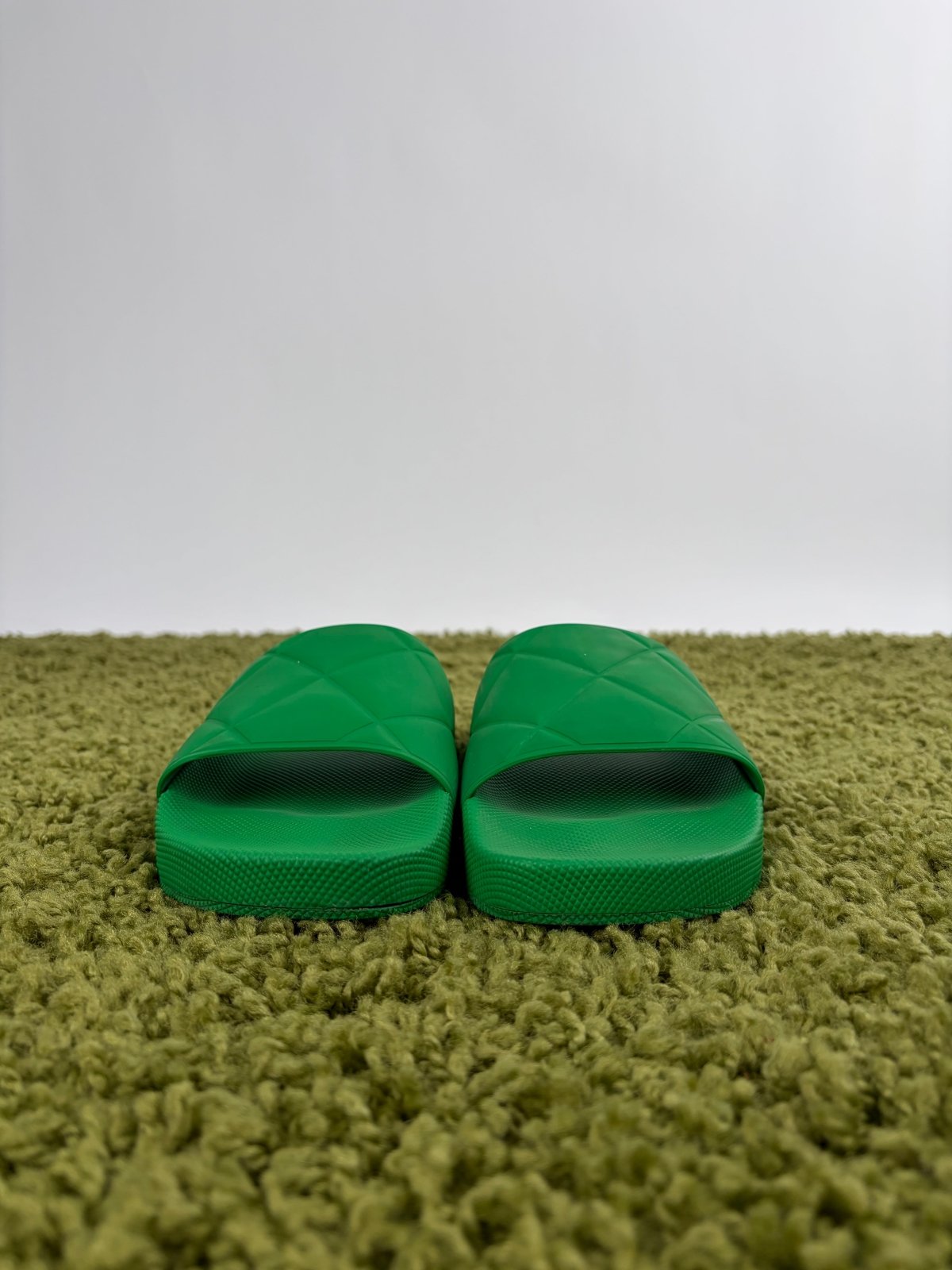 Sandali Flat Bottega Veneta in gomma Verde 36 - Second Hand Di Fiore