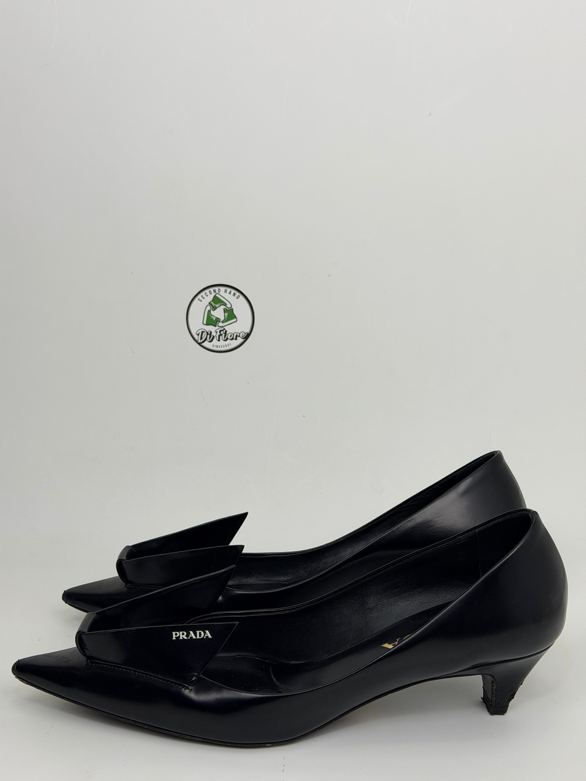 Prada Size 37 nera