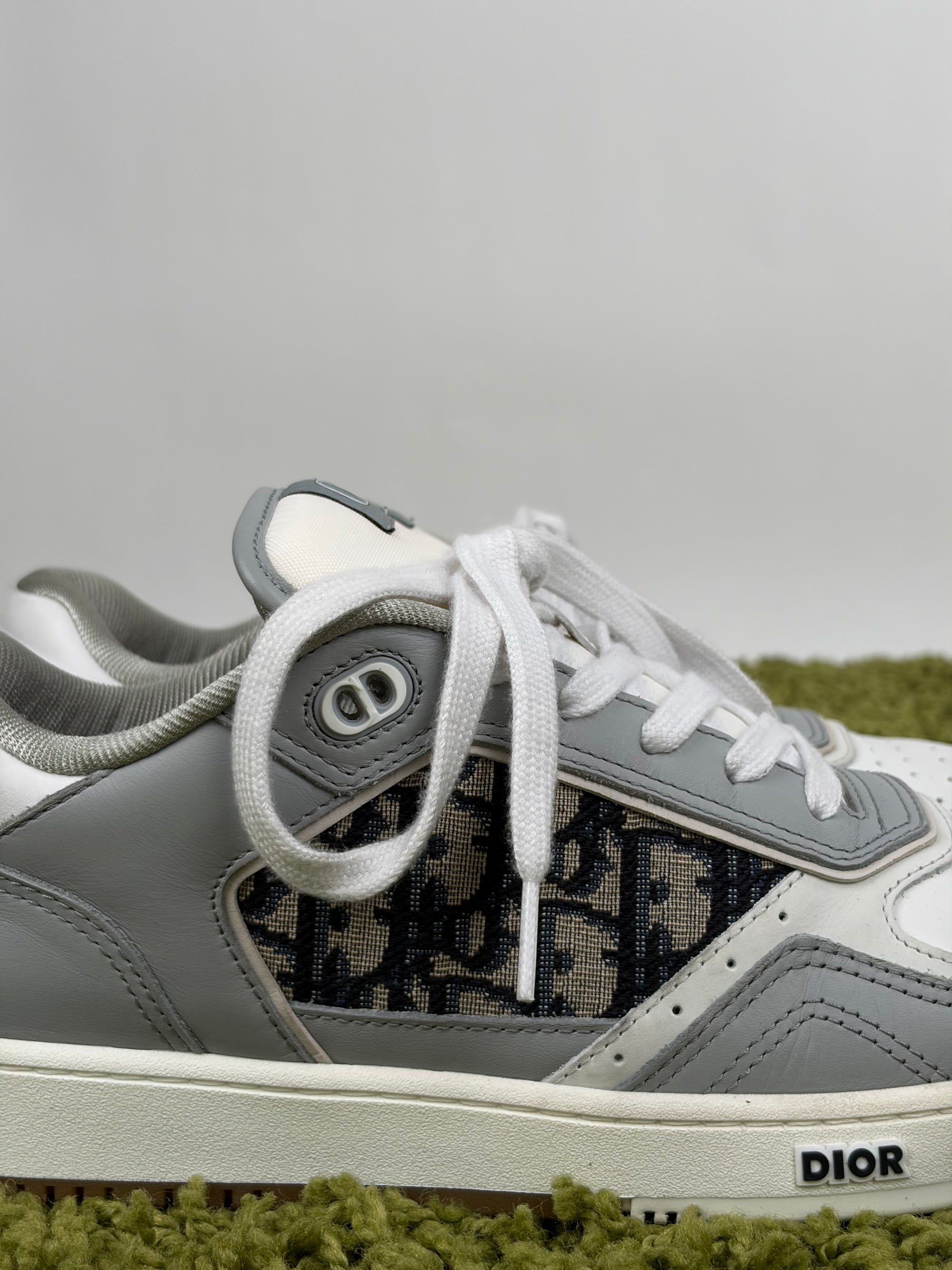 Dior B27 Size 44 grigie e bianche