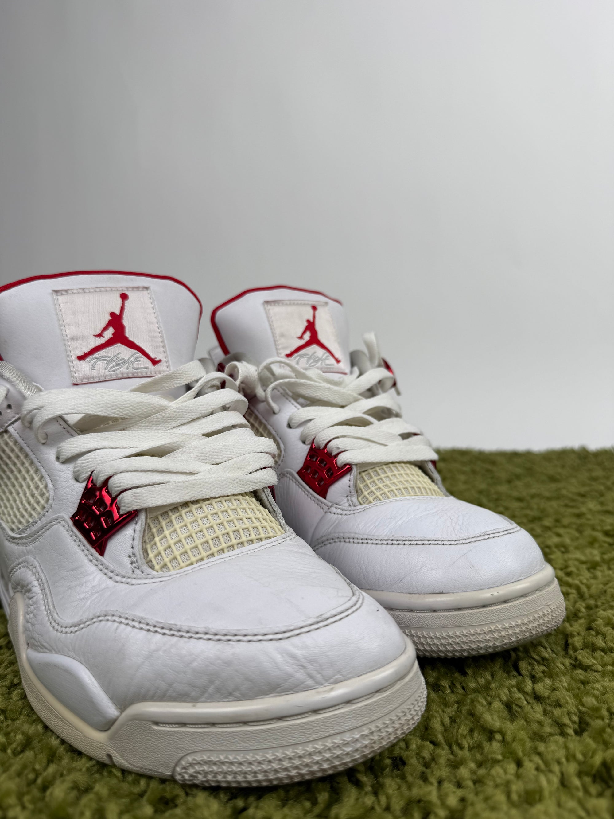 Jordan 4 Retro Metallic Red 44