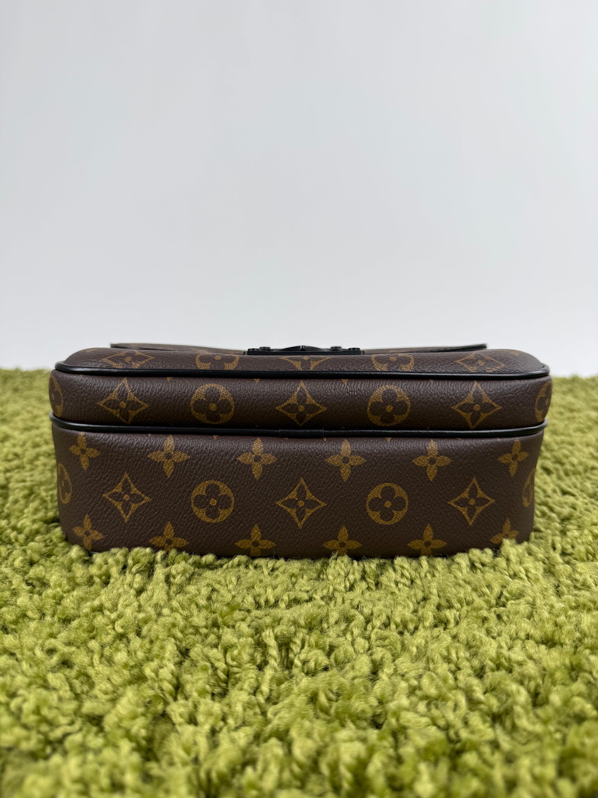 Borsa Messenger S Lock Louis Vuitton Marrone