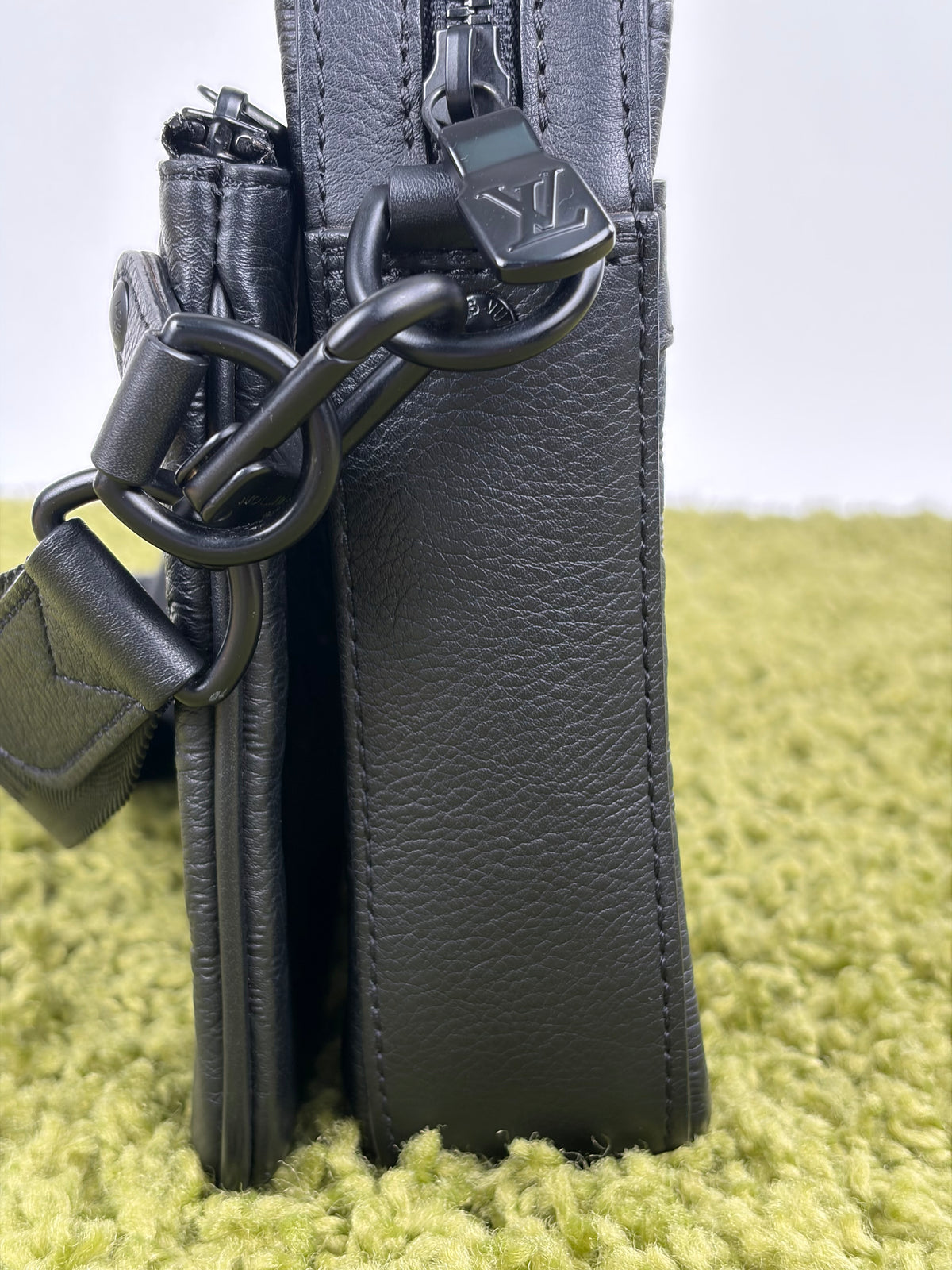 Borsa Louis Vuitton Messenger Trio Nera