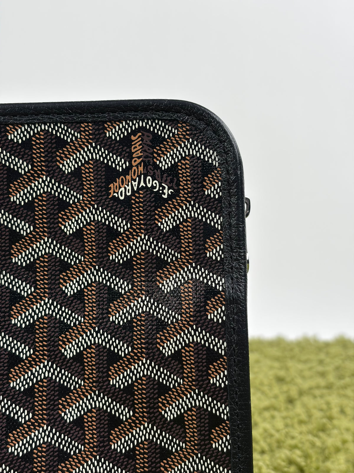 Pochette Goyard Jouvence MM in tela Goyardine Nera