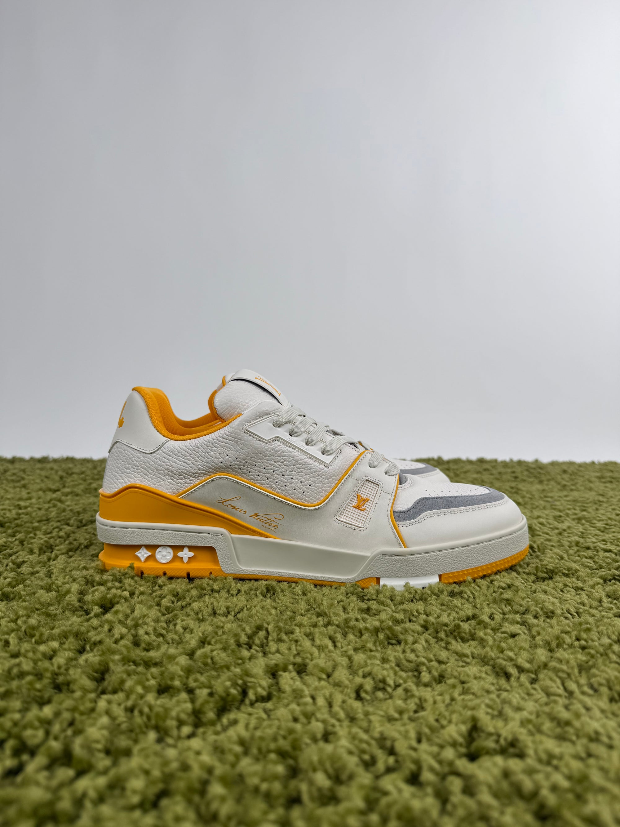 Louis Vuitton Trainer 43 veste 44
