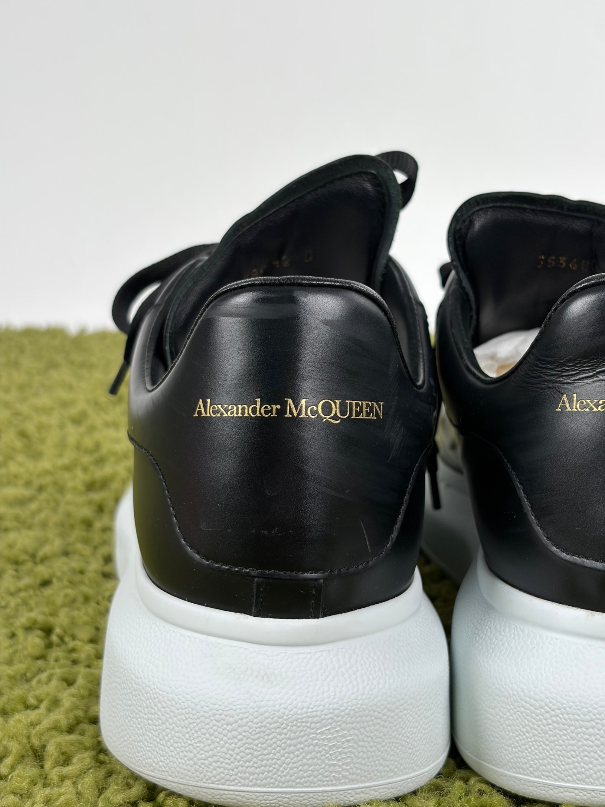 Mcqueen Size 42 nere e bianche
