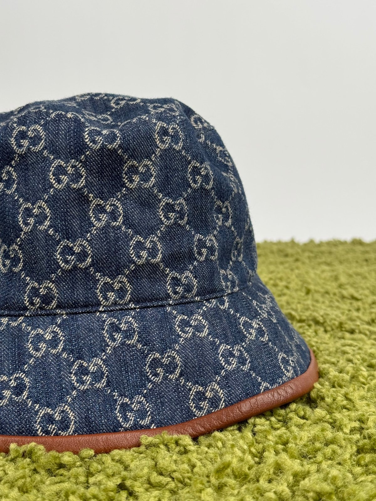 Cappello Gucci In denim Jacquard Monogram XL - Second Hand Di Fiore