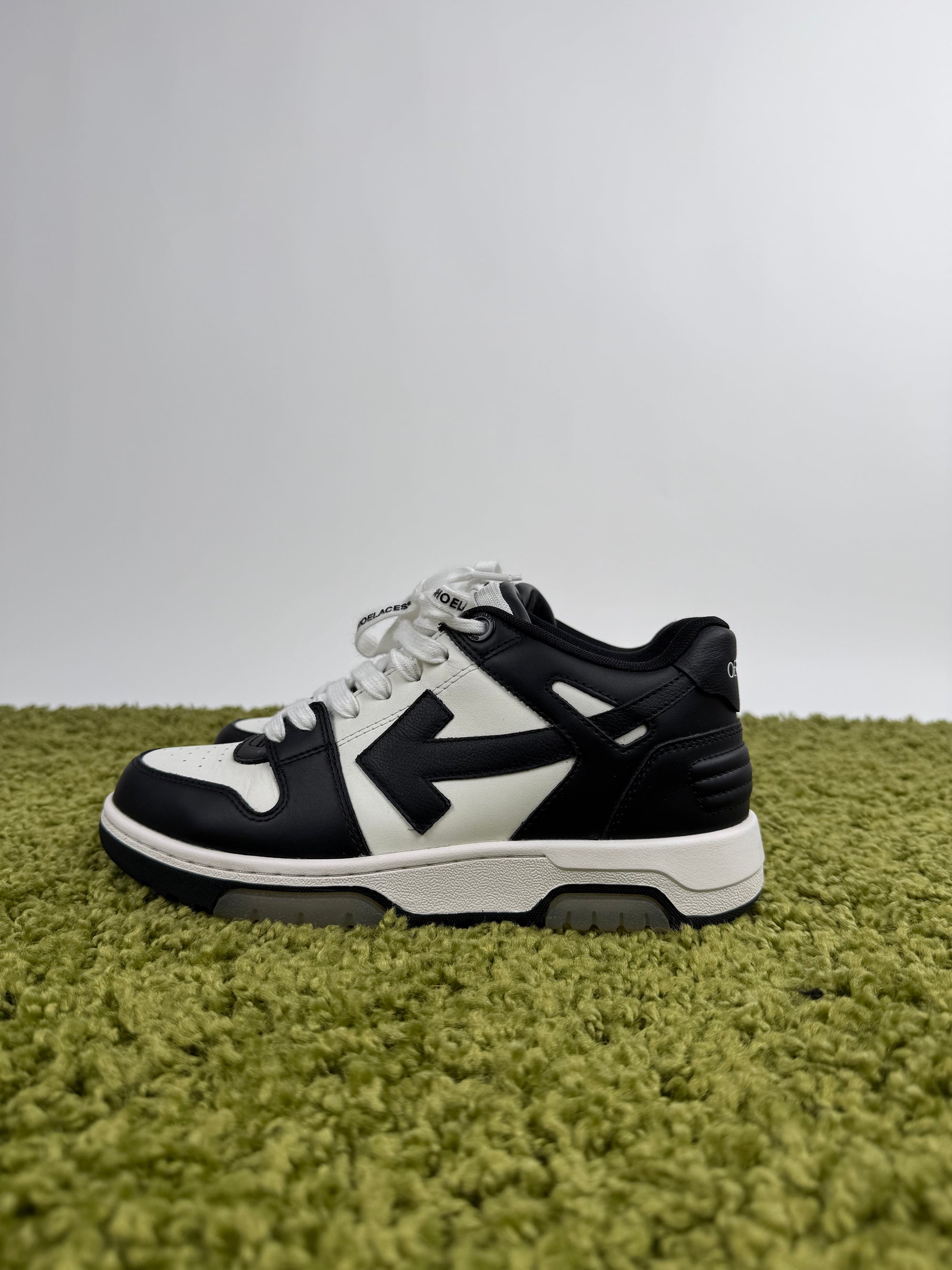 Off White Out Of Office 40