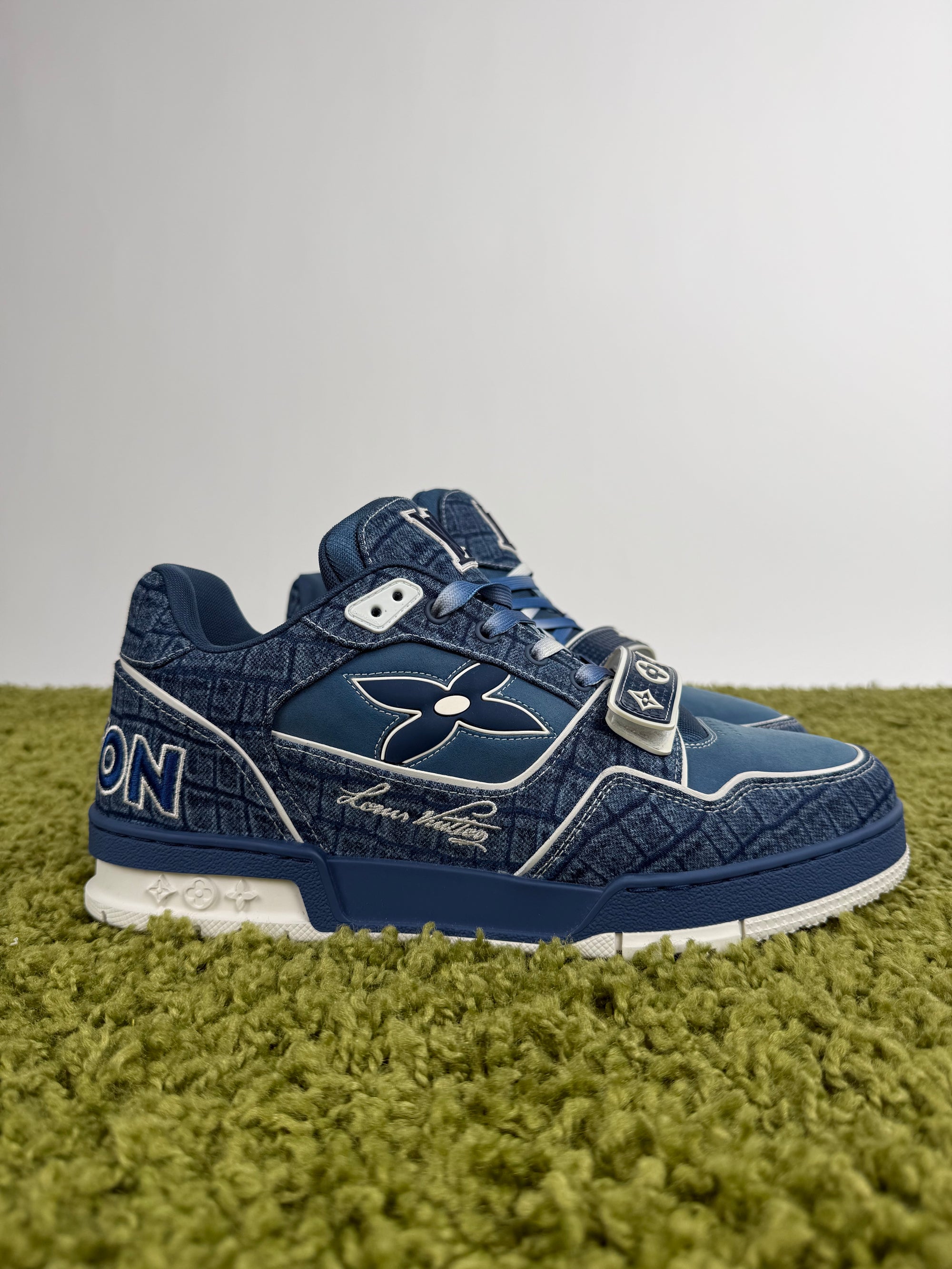Louis Vuitton Trainer in Denim Blu 9.5