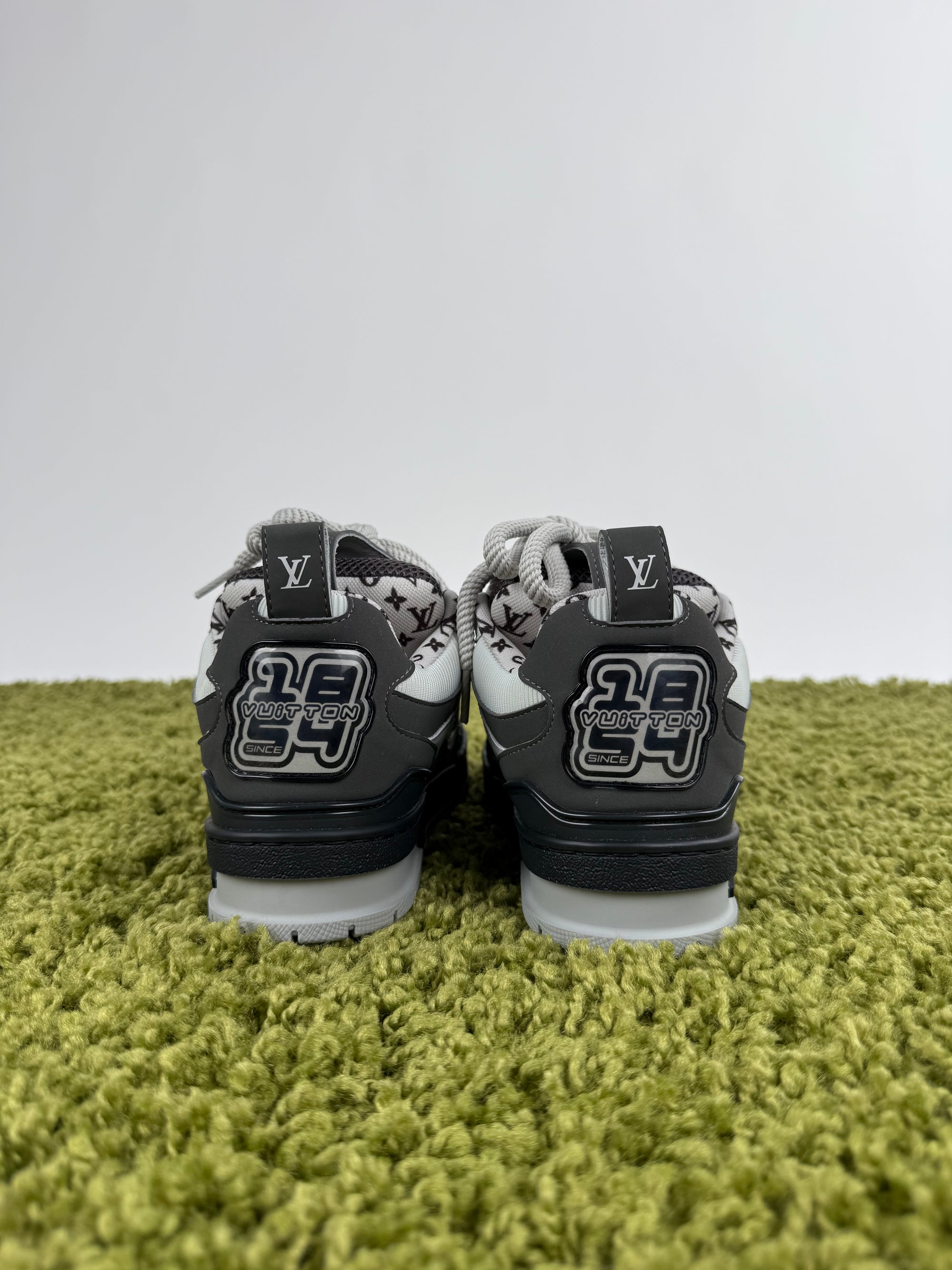 Louis Vuitton Skate Grigio Scuro 2