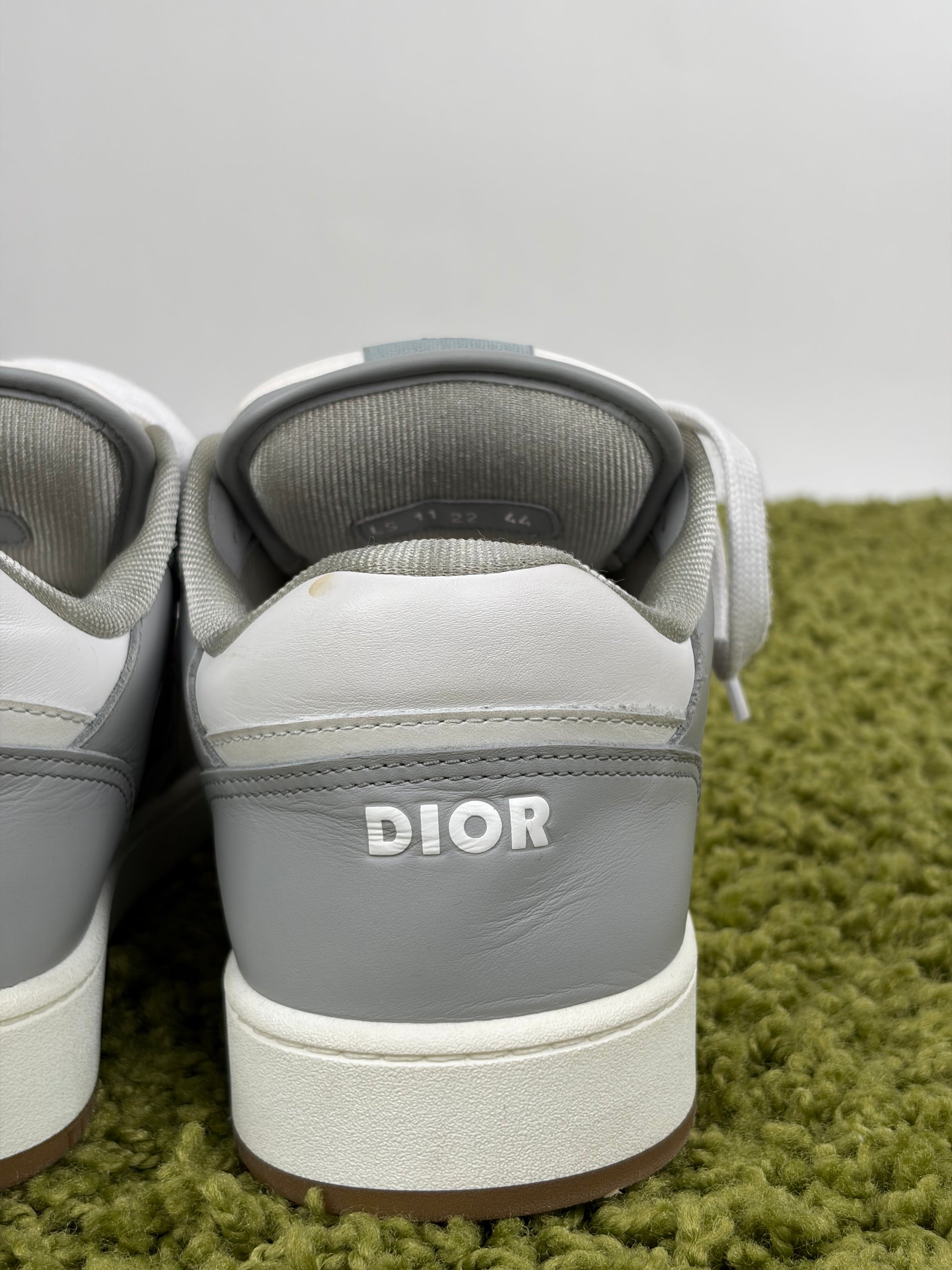 Dior B27 Size 44 grigie e bianche