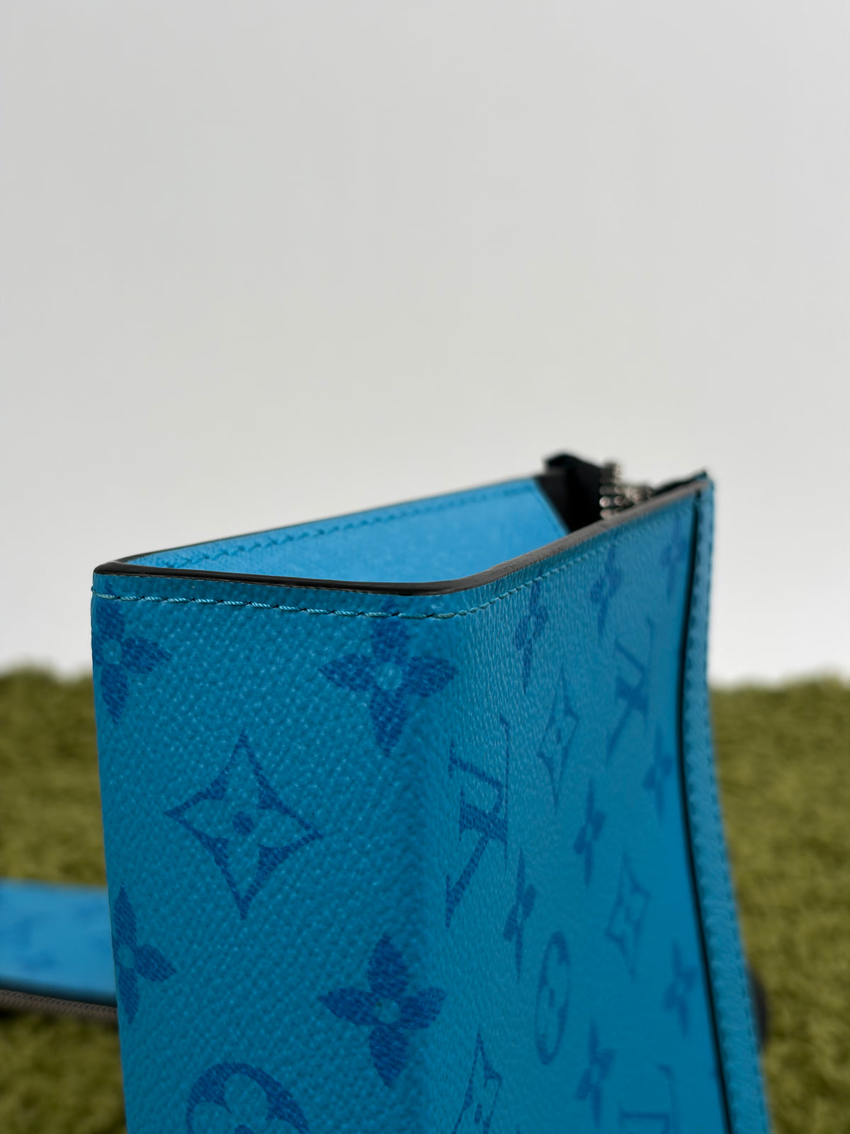 Mini Borsa a tracolla Louis Vuitton Gaston Azzurra