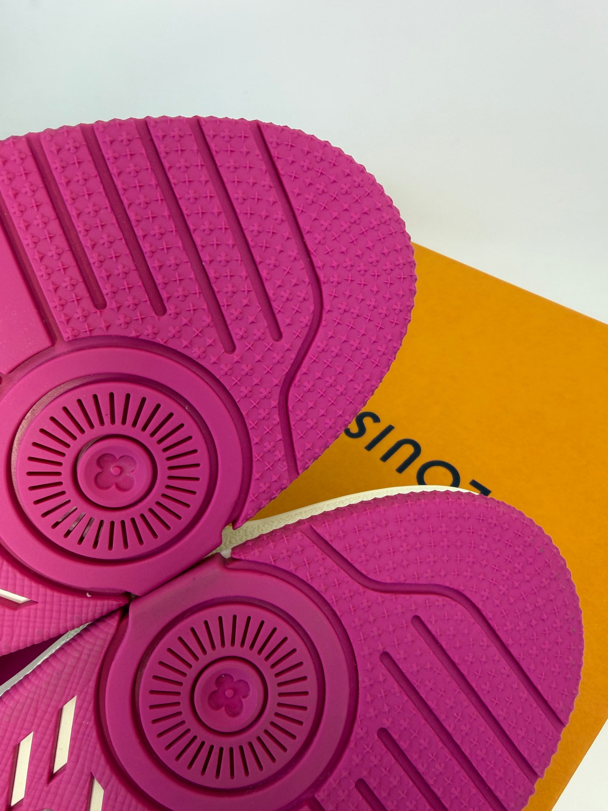 Louis Vuitton trainer 43