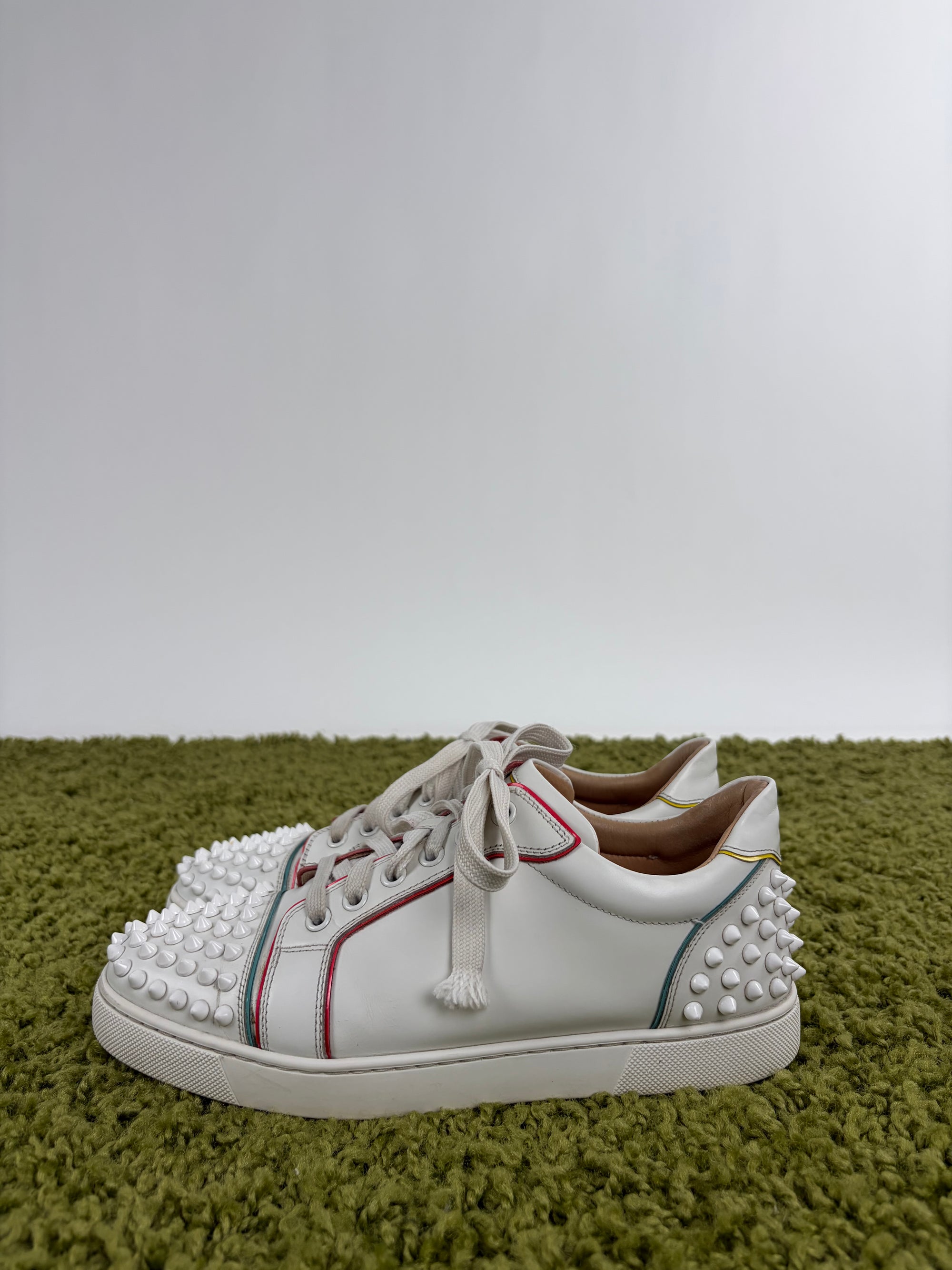 Louboutin basse Size 38 bianche