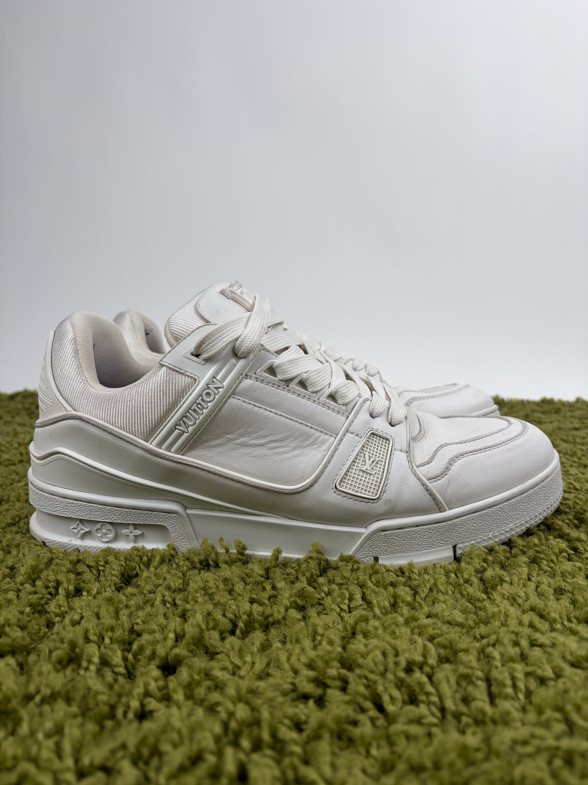Louis Vuitton Trainer Bianca 8.5