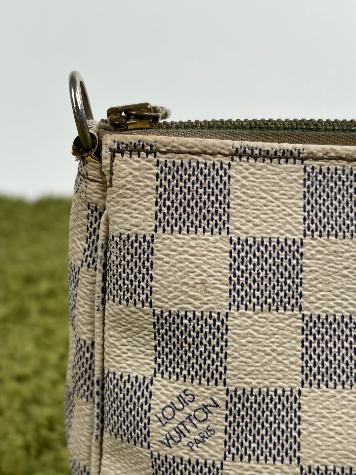 Pochette Accessories Louis Vuitton  in tela Damier Azur Bianca Monogram