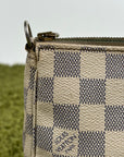 Pochette Accessories Louis Vuitton  in tela Damier Azur Bianca Monogram