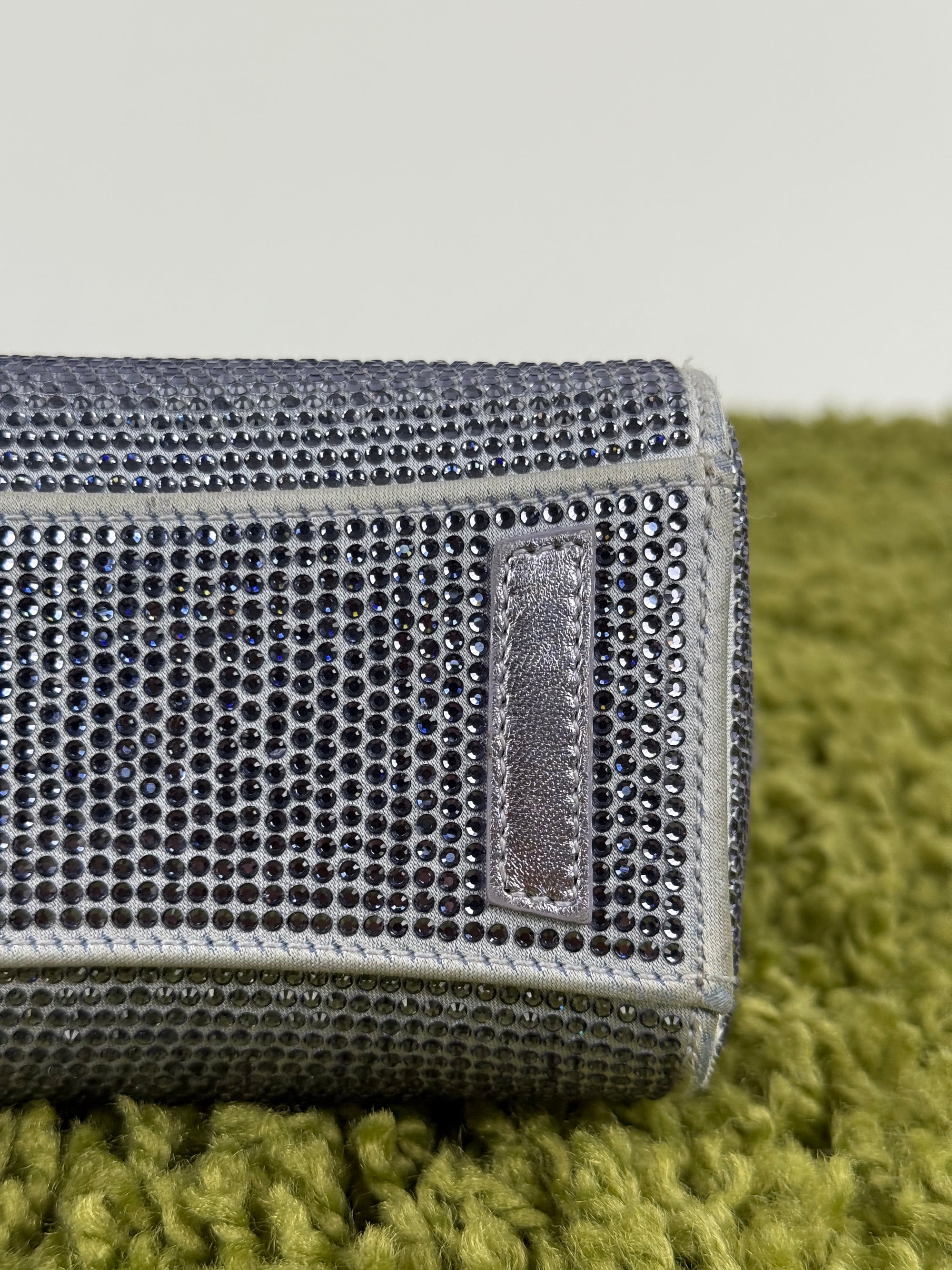 Borsa Micro Antigona In raso Con strass lavanda Viola
