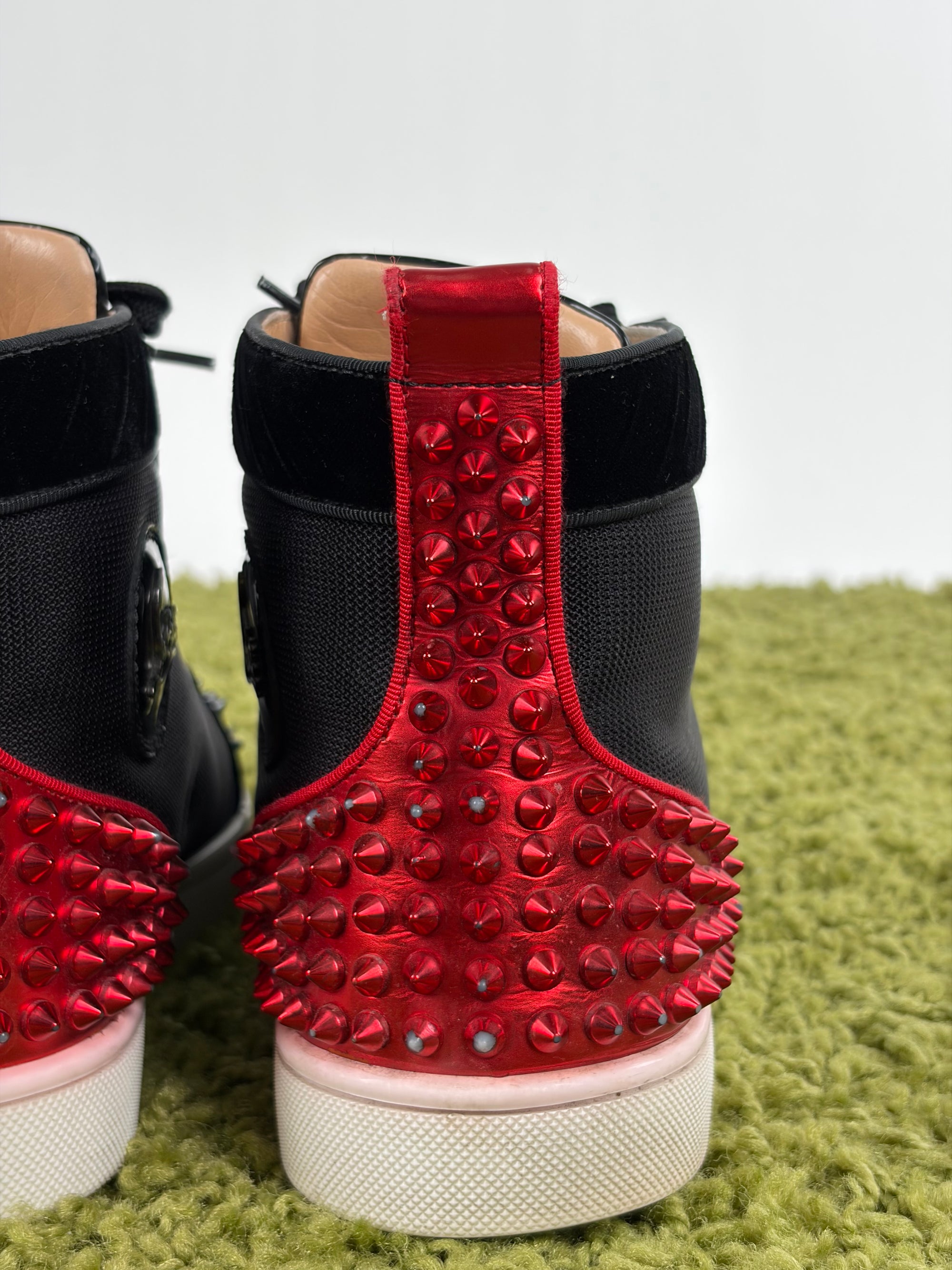 Louboutin alte Size 41 nere e risse