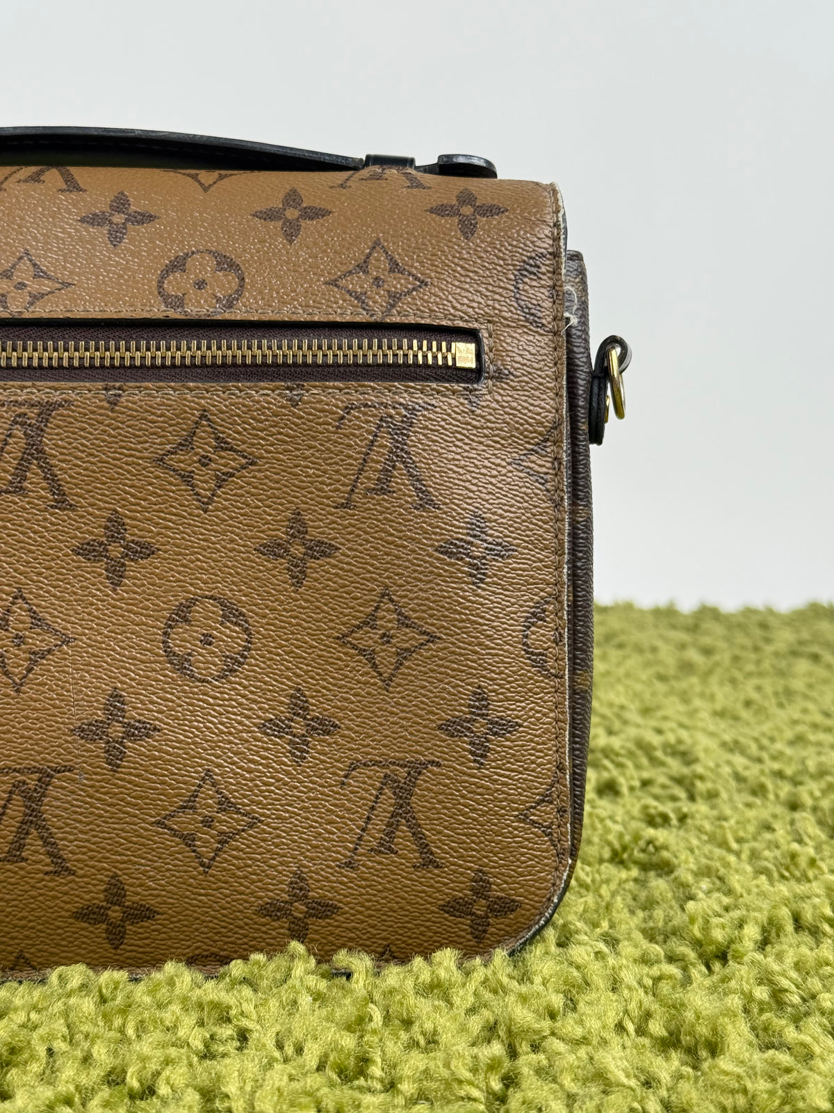 Borsa Louis Vuitton Metis in tela Monogram Reverse Marrone
