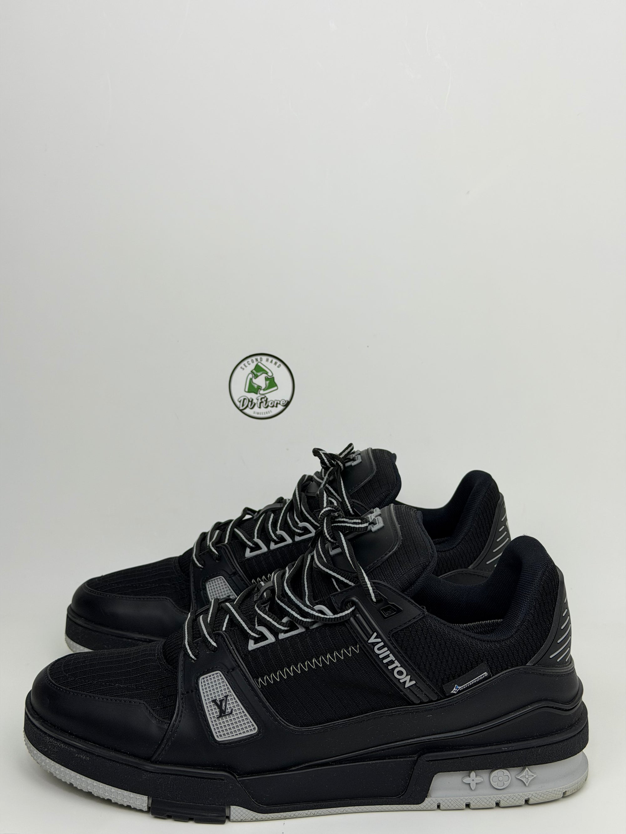 Louis Vuitton Waterproof Size 8=42 veste 43 nere