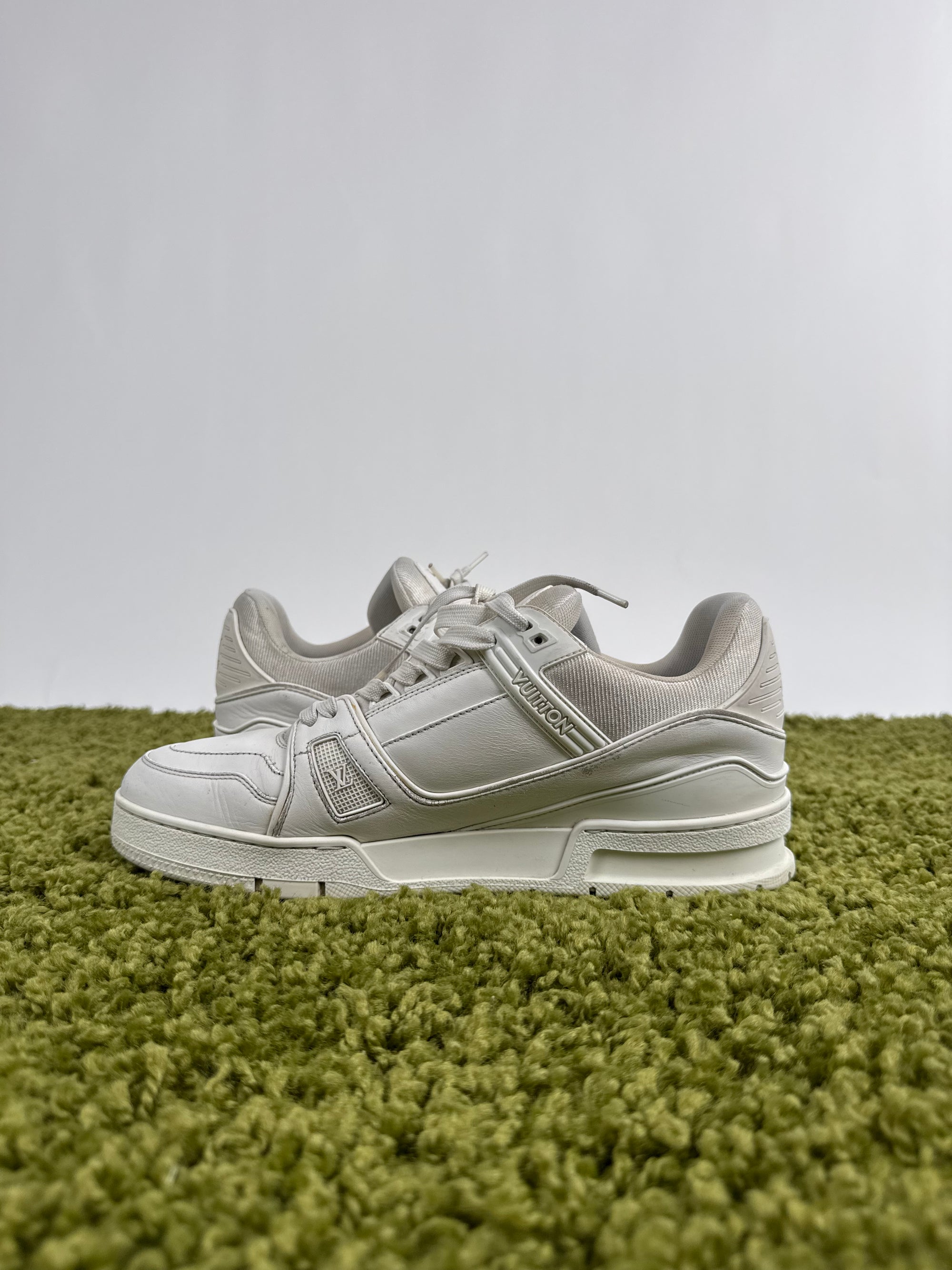 Louis Vuitton Trainer 42 veste 43