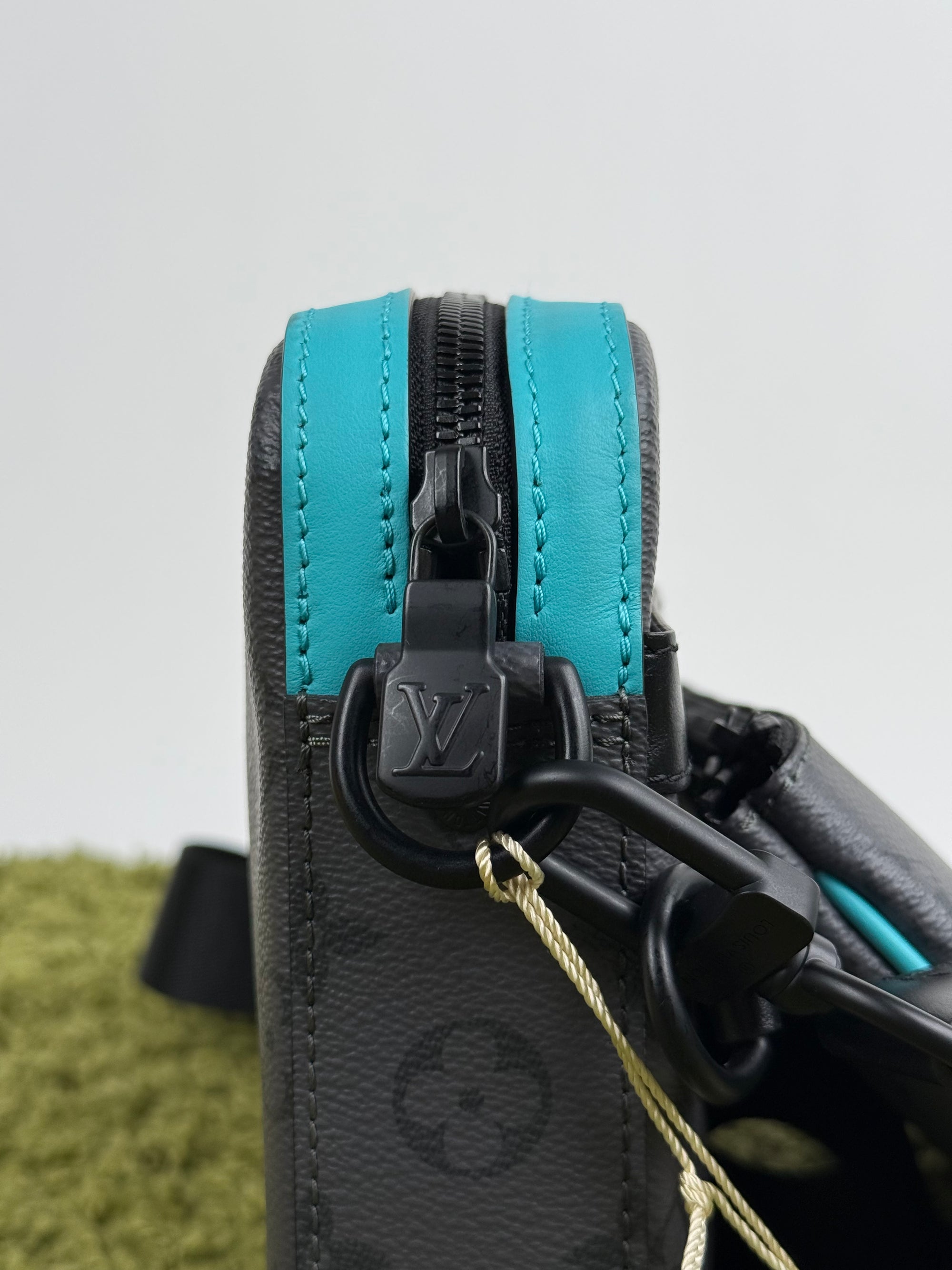 Borsa Trio Messenger Louis Vuitton Grigia