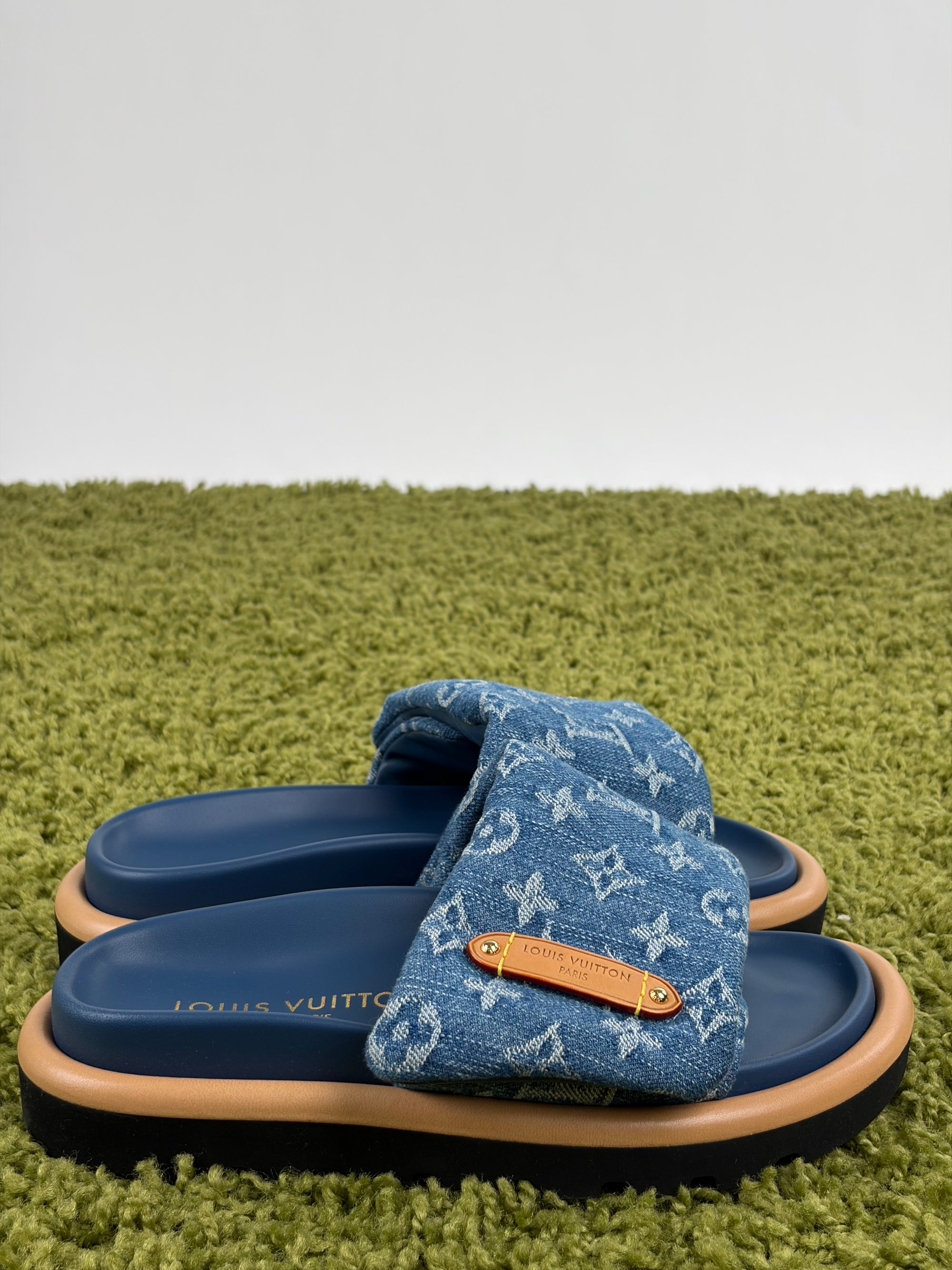 Ciabatte louis vuitton Mule bassa pool pillow Size 35 azzurre e blu