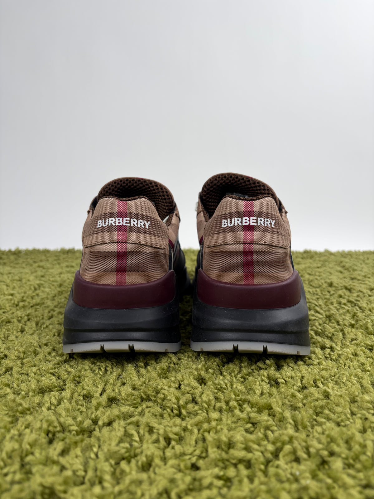 Burberry New Runner Beige 46