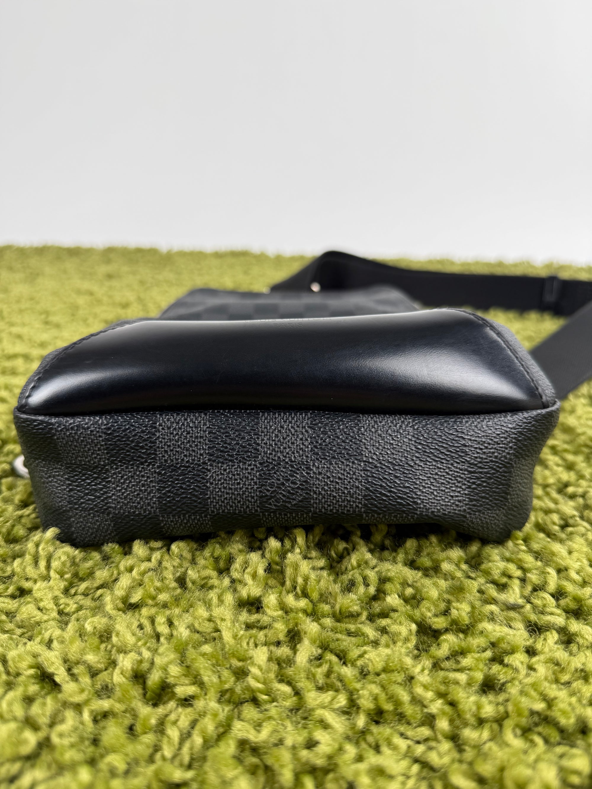Borsello Avenue Sling Louis Vuitton Nero
