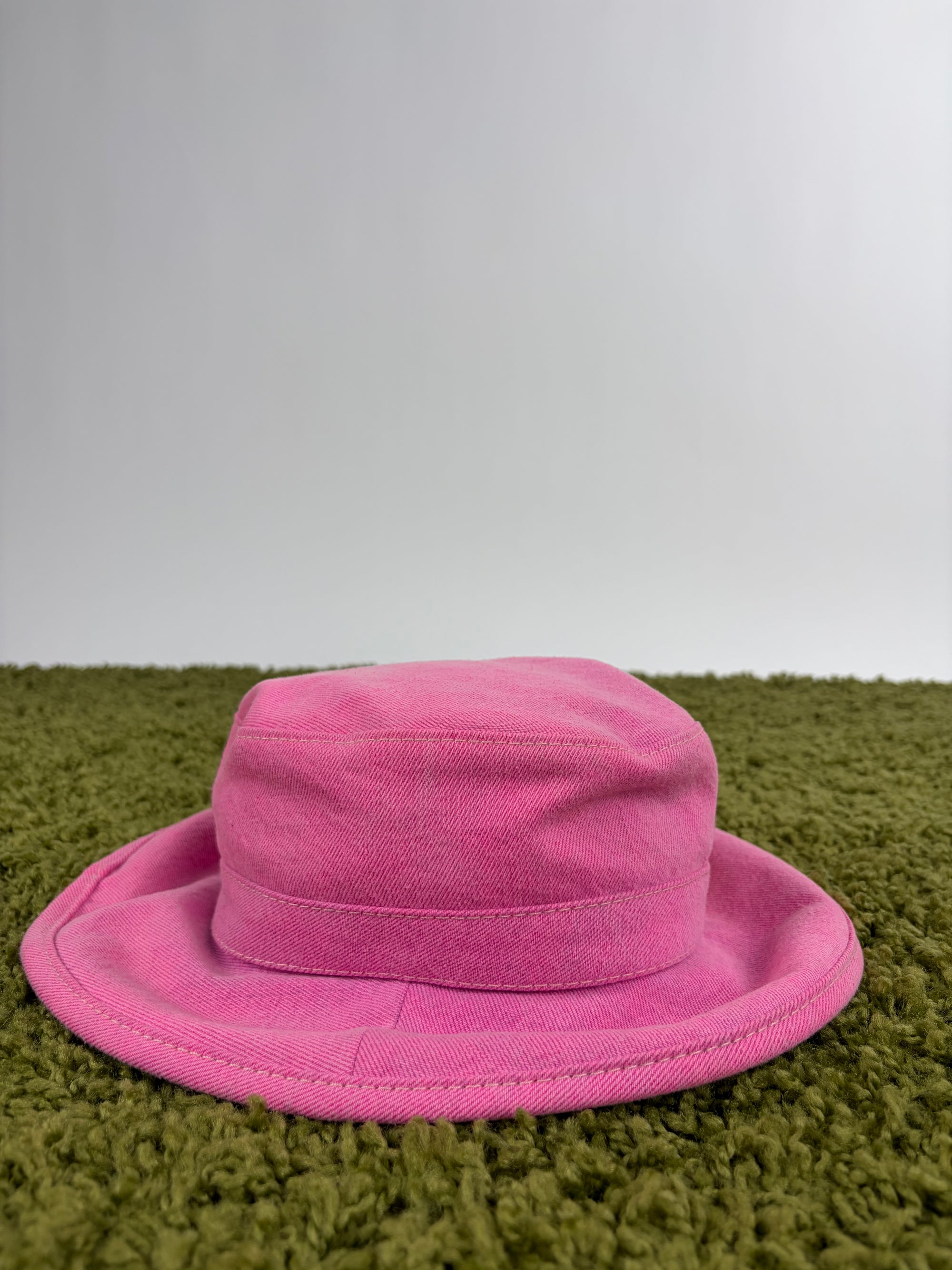Cappello Chanel Rosa e giallo