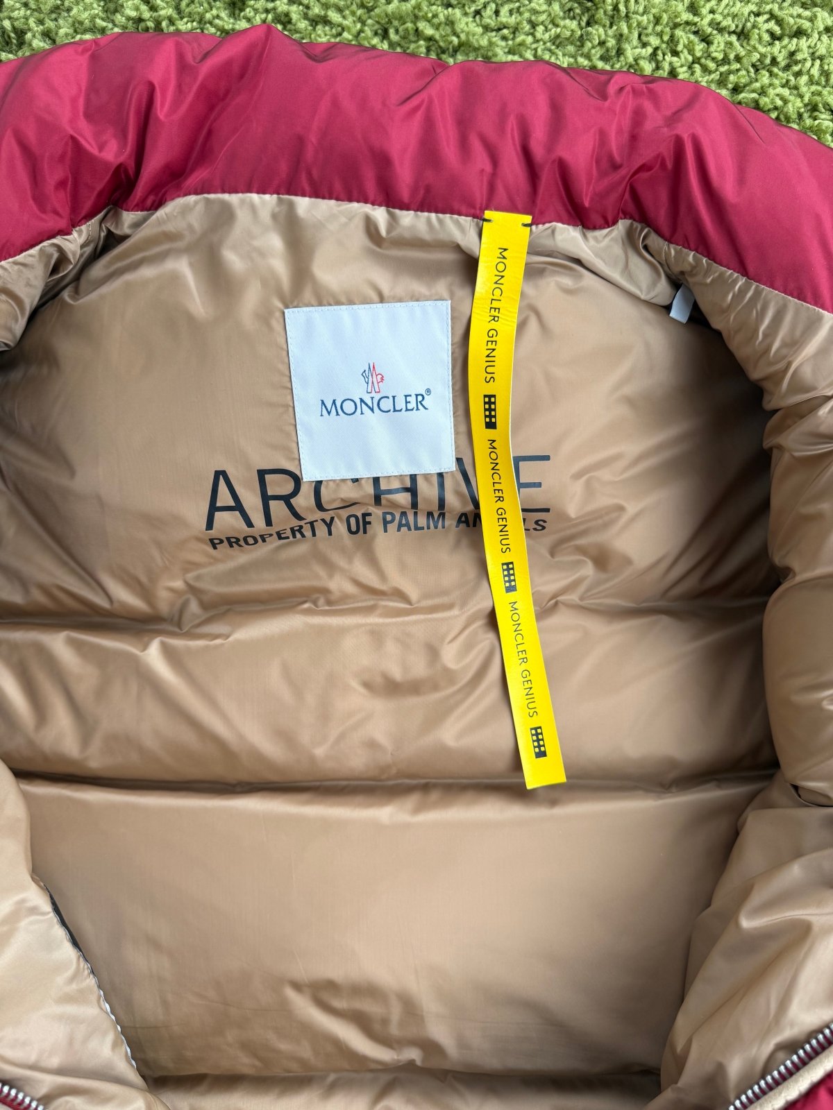 Smanicato Moncler Kamakou Moncler Genius X Palm Angels Rosso 3 - Second Hand Di Fiore