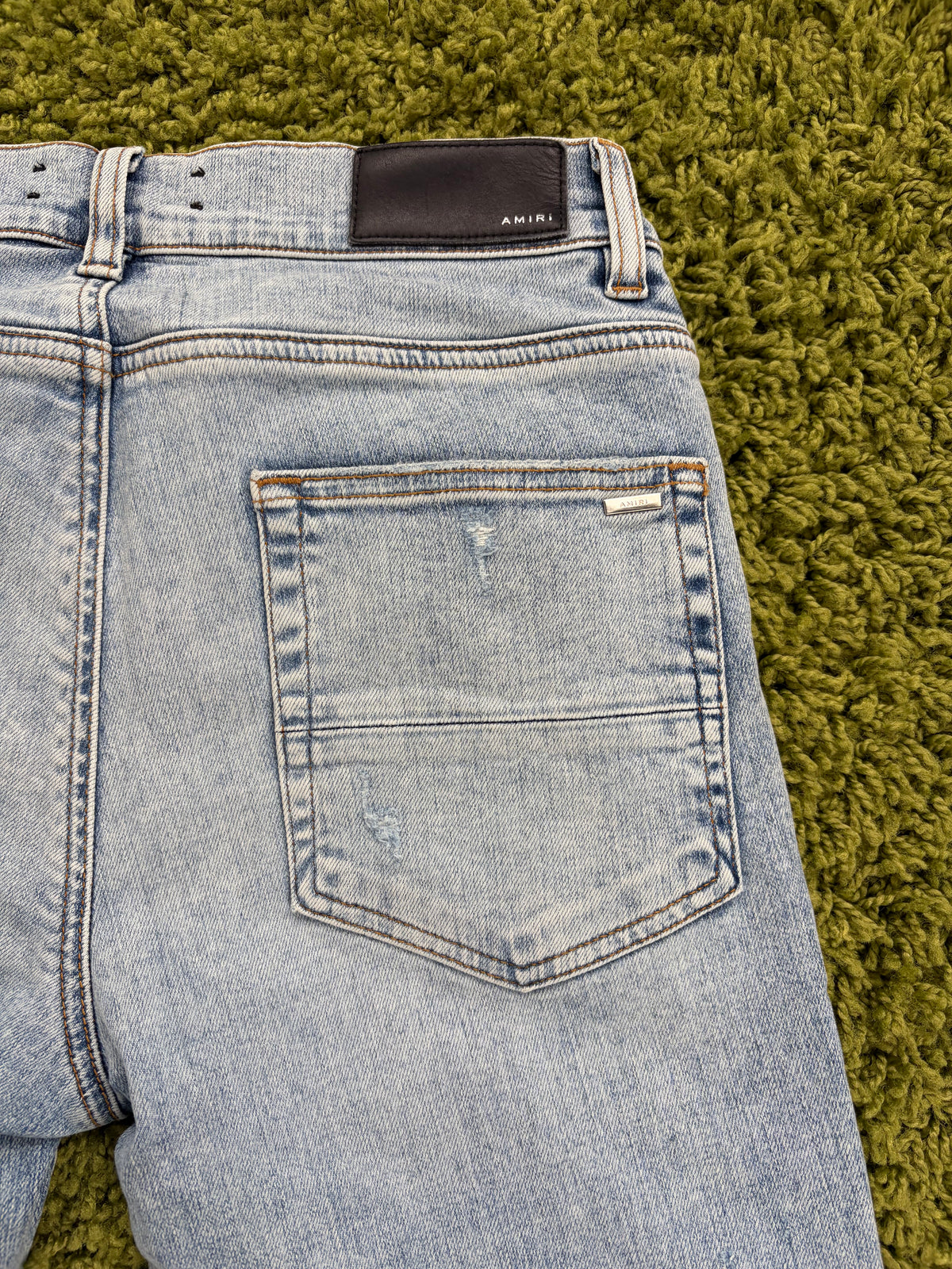 Jeans Amiri Distressed in Denim 30