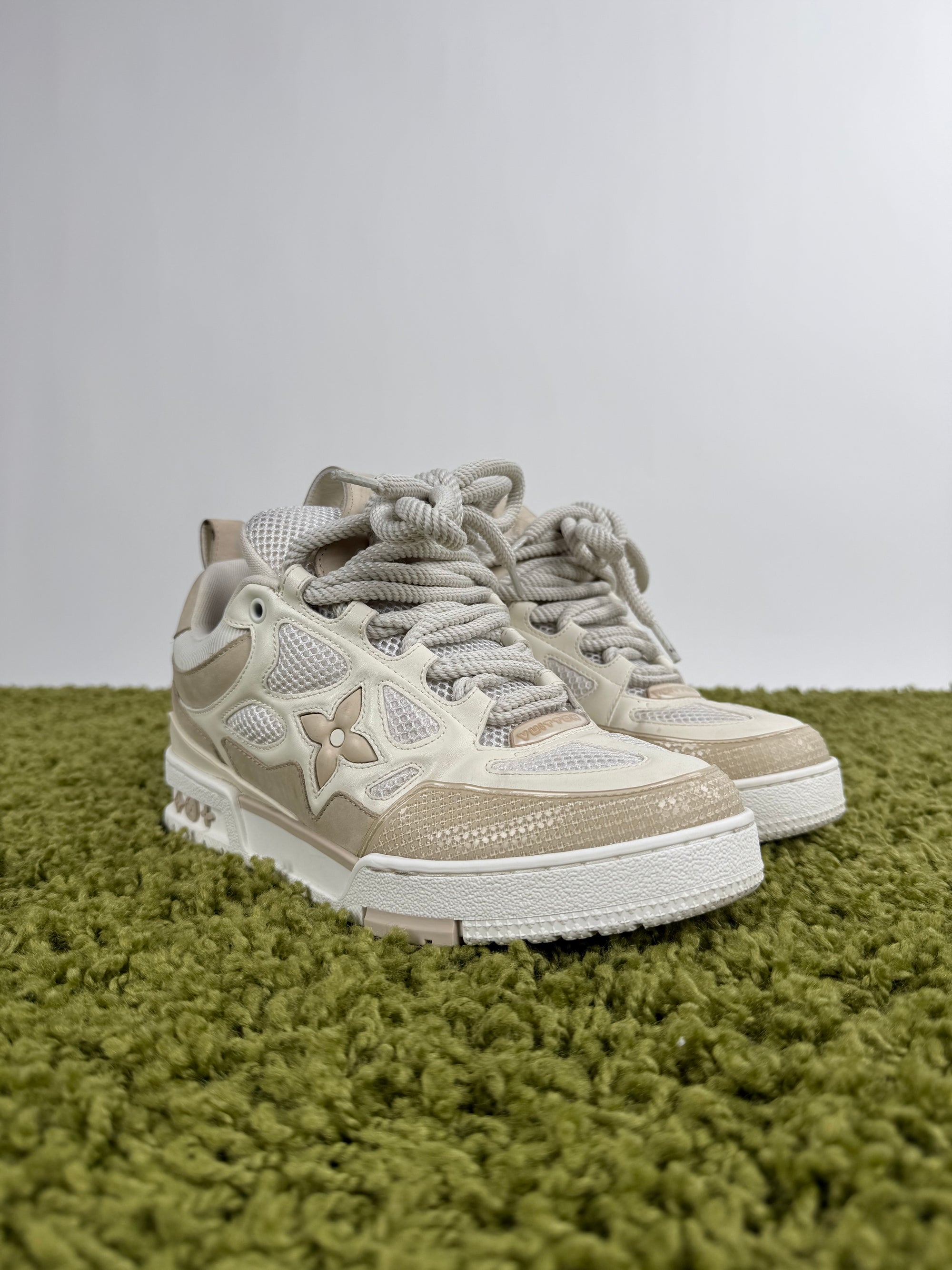 Louis Vuitton Skate beige 6.5