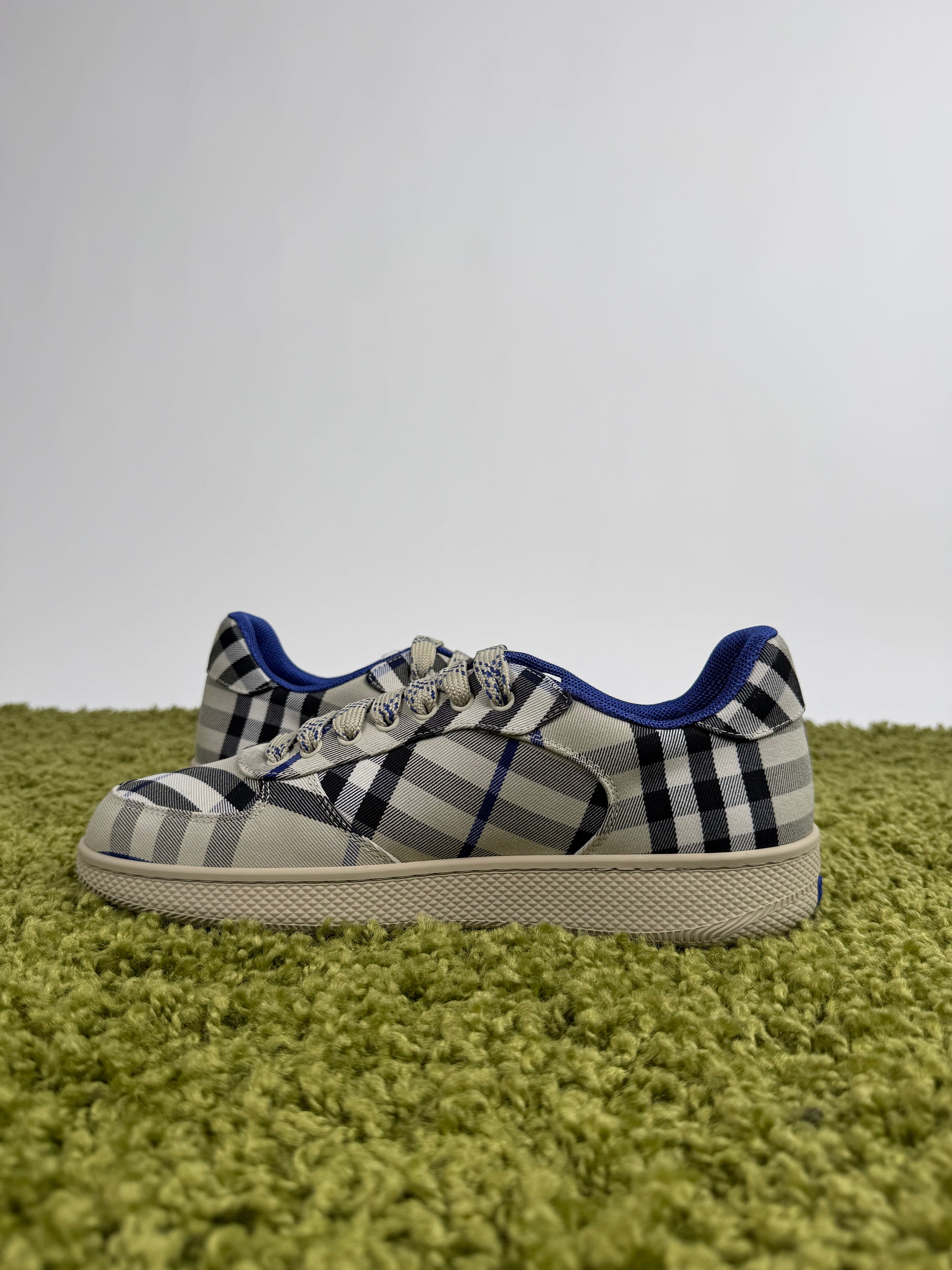 Burberry Terra Check 42