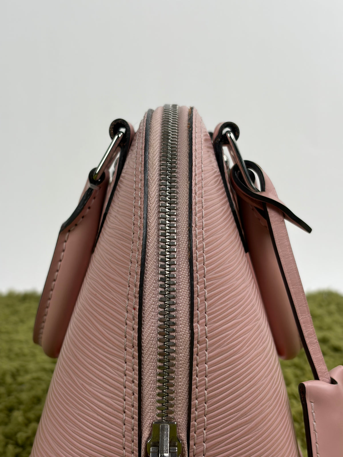 Borsa Louis Vuitton Alma BB Rosa
