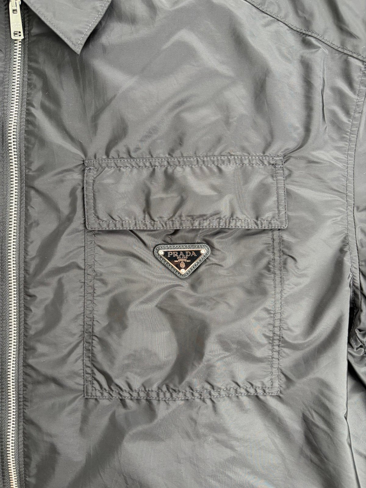 Giacca Prada in Re-Nylon Nera L - Second Hand Di Fiore