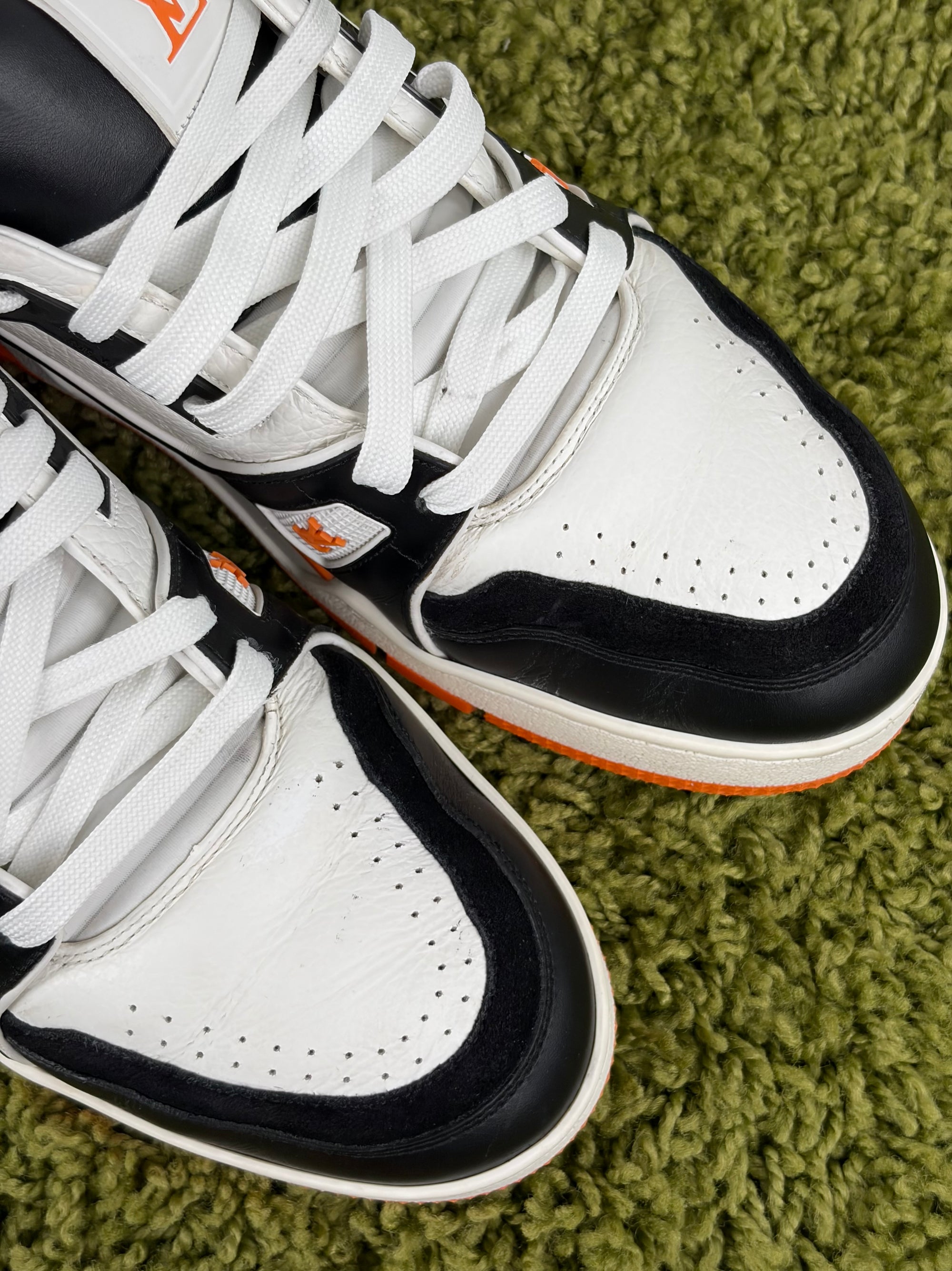 Louis Vuitton trainer Size 8=42 calza 43 bianche nere e arancioni
