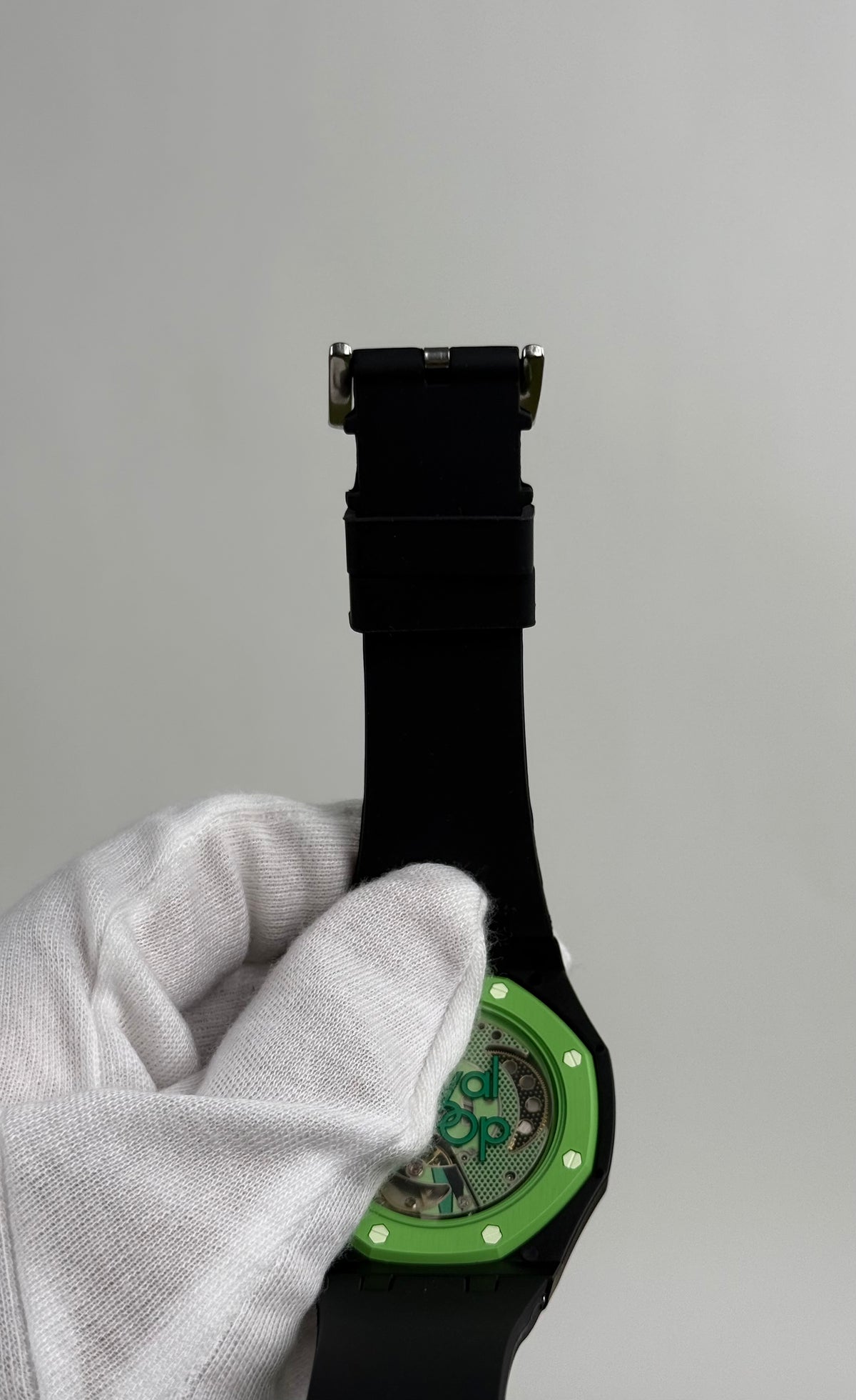 Audemars Piguet x Swatch della collezione Bioceramic Royal Pop
