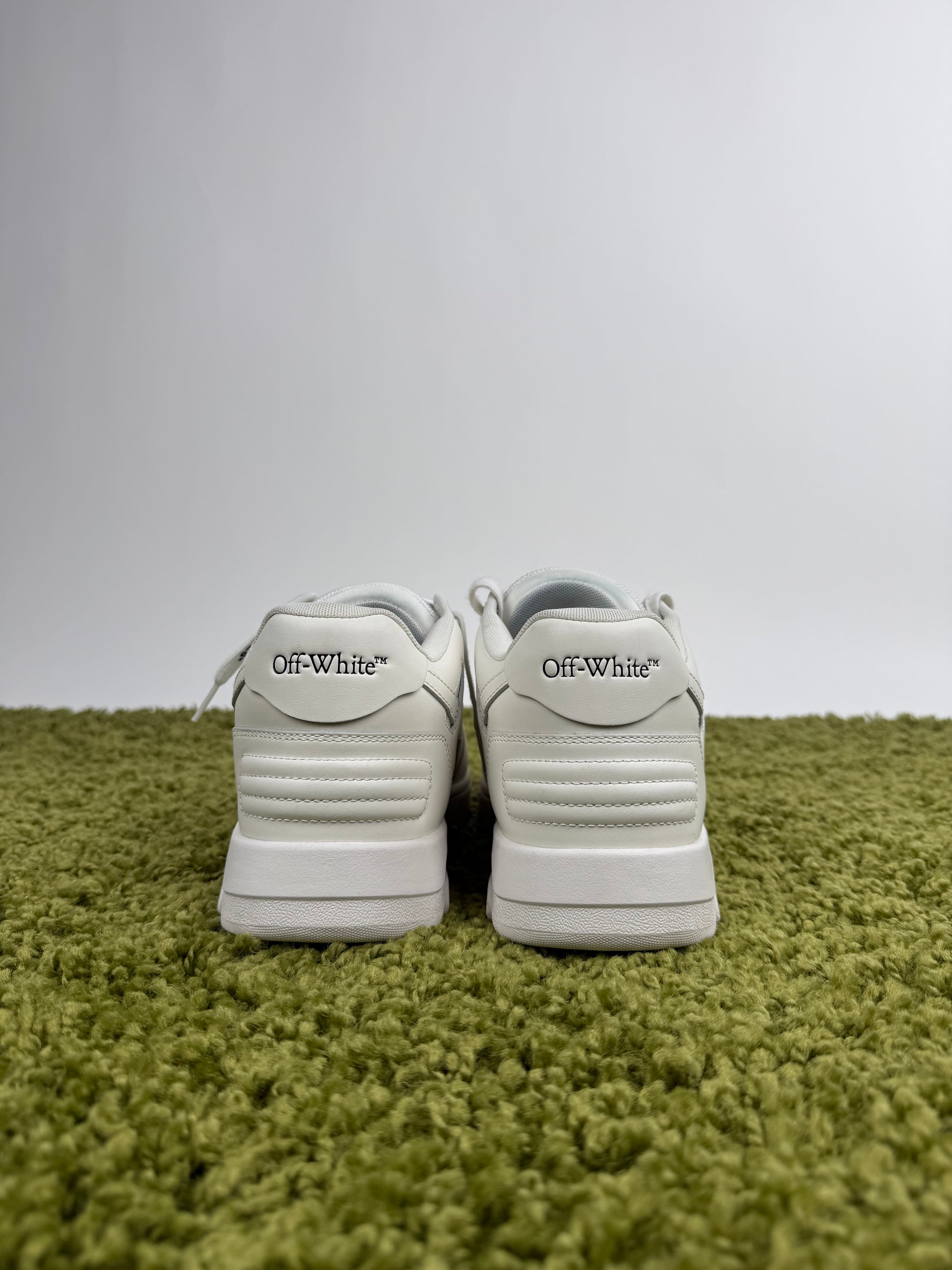 Off White Out Of Office 515 42