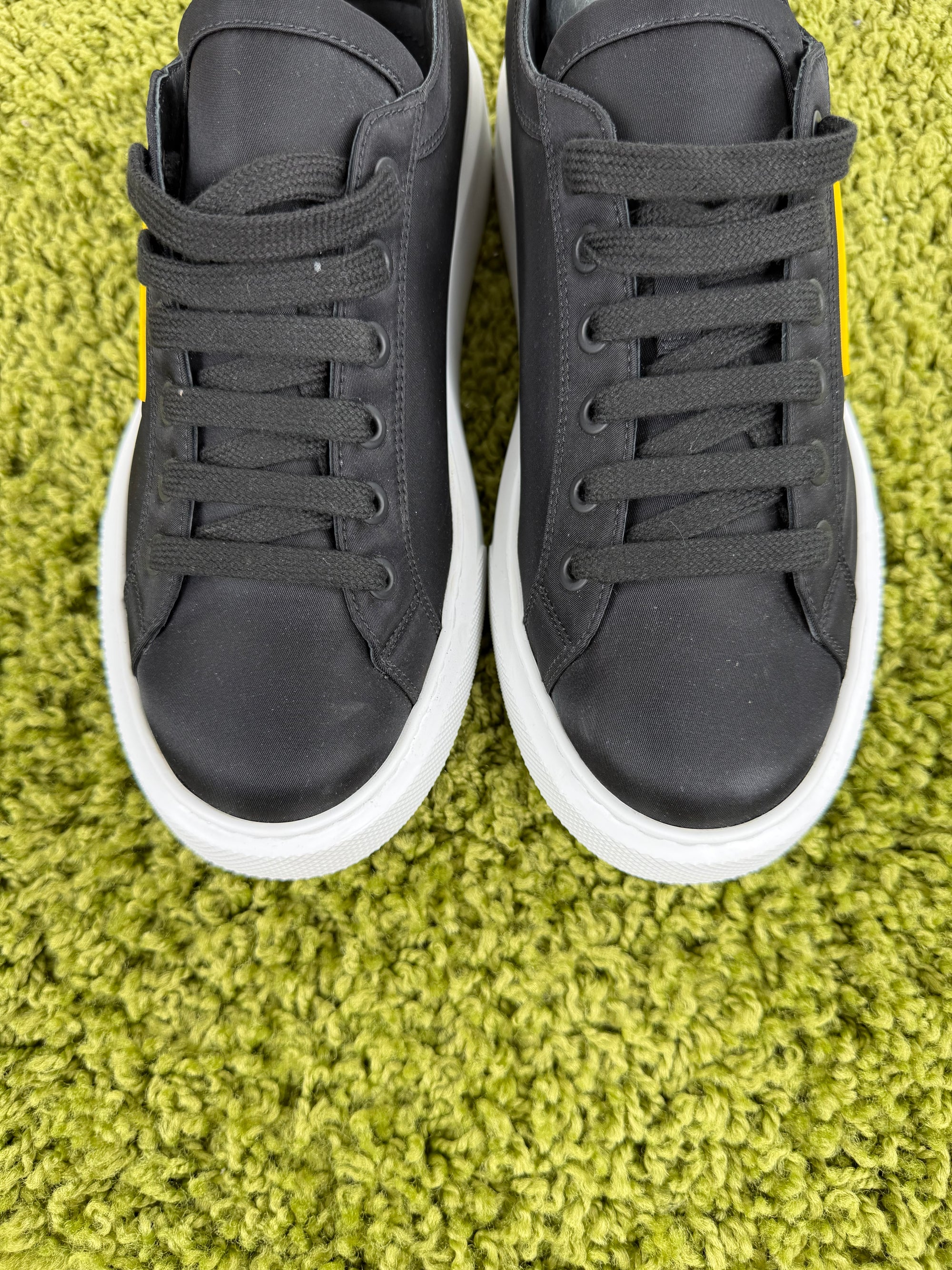 Sneaker In Nylon Prada Nere 9