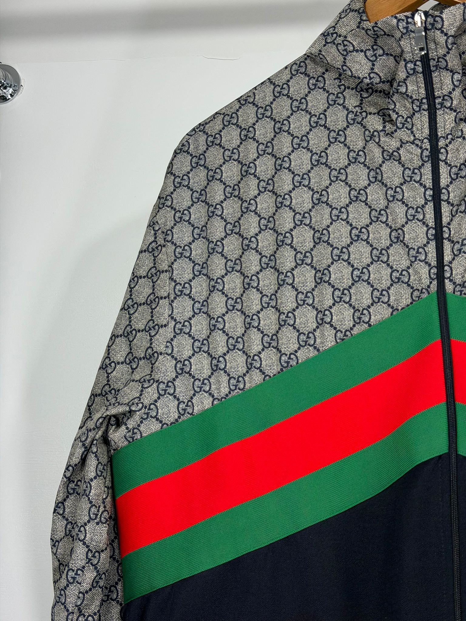 Pantalone e Giacca Gucci Size M grigio verde e rosso