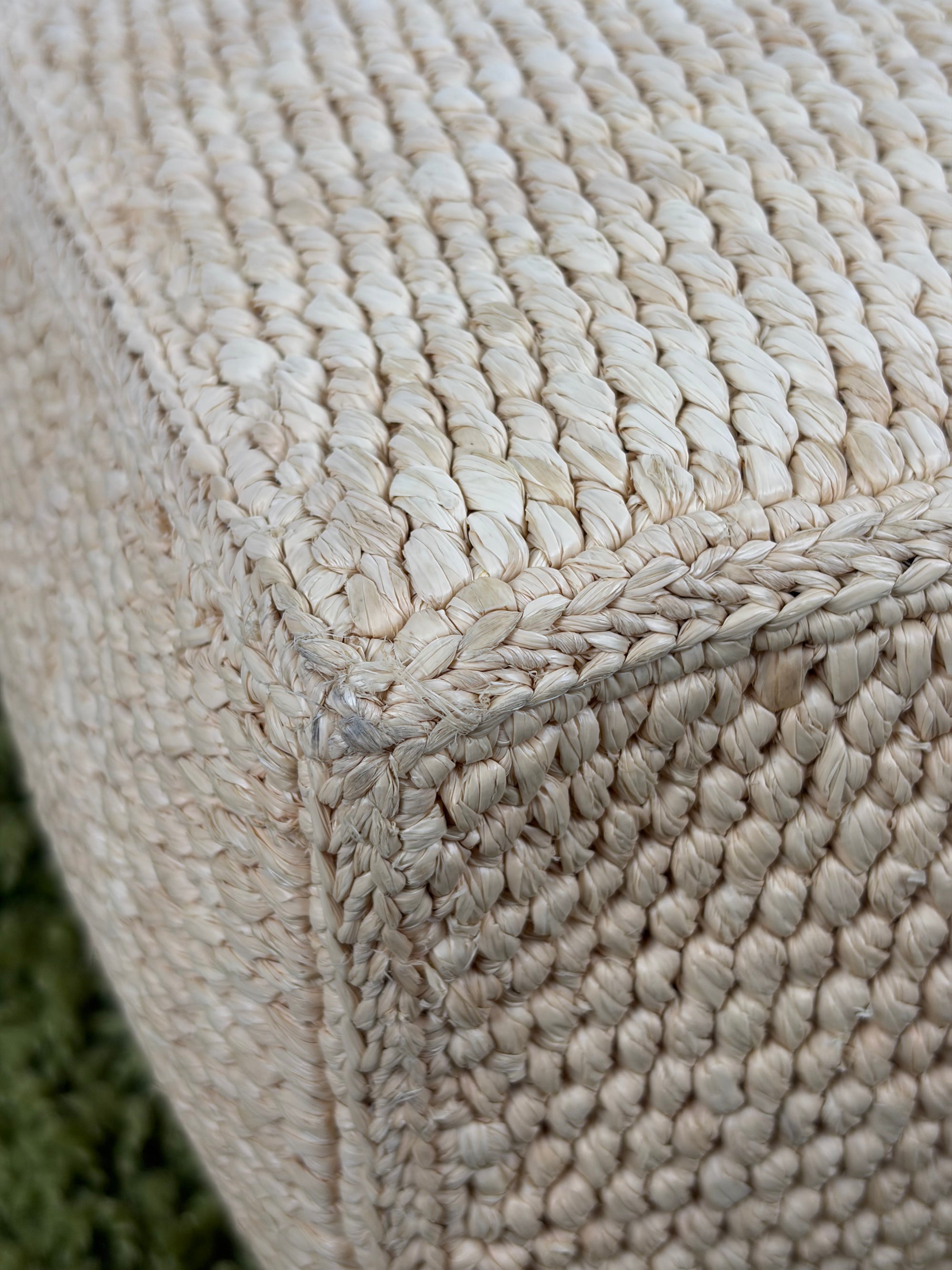 Borsa Celine Cabas Thais in rafia beige e marrone
