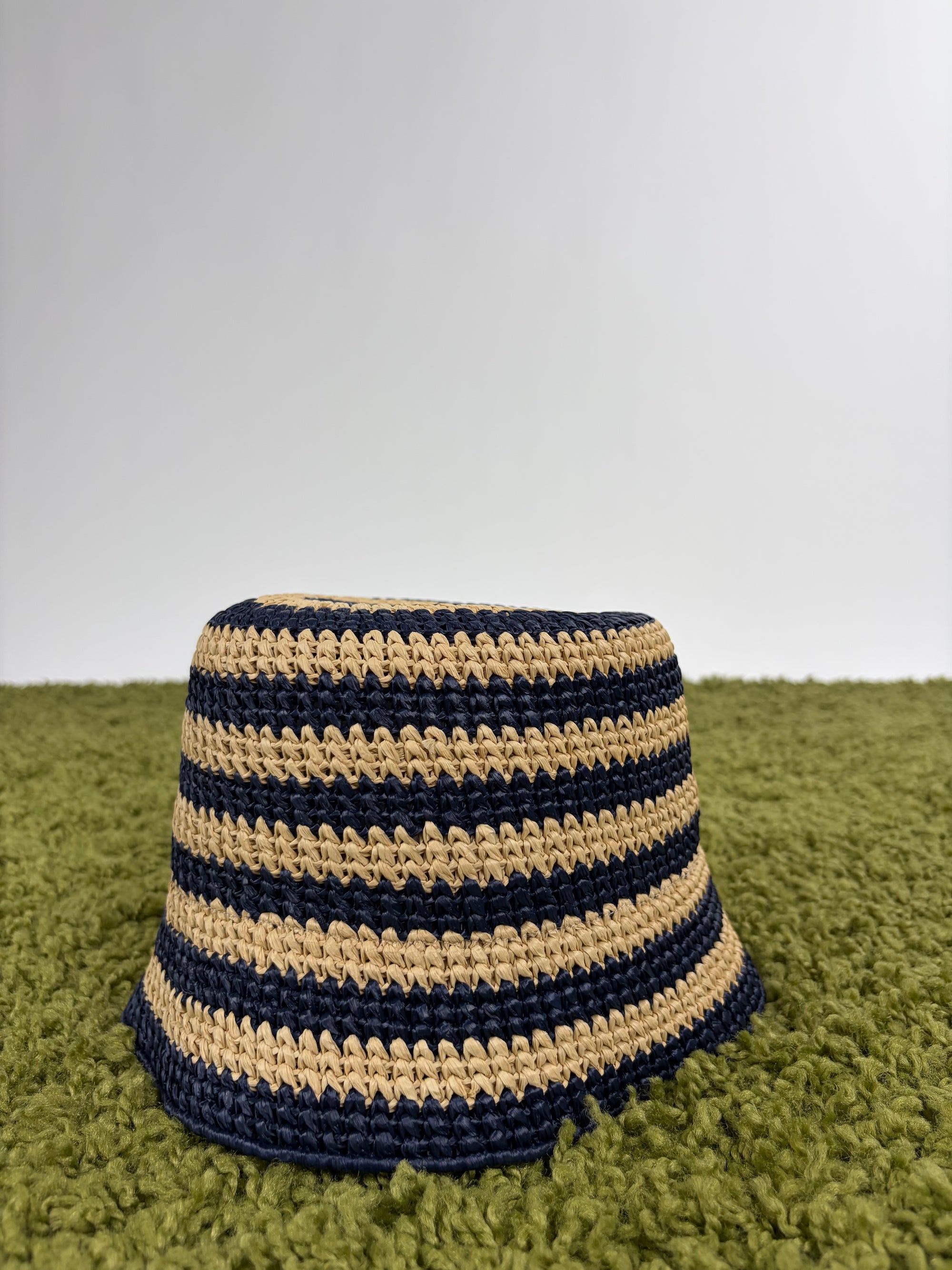 Cappello Prada beige e blu