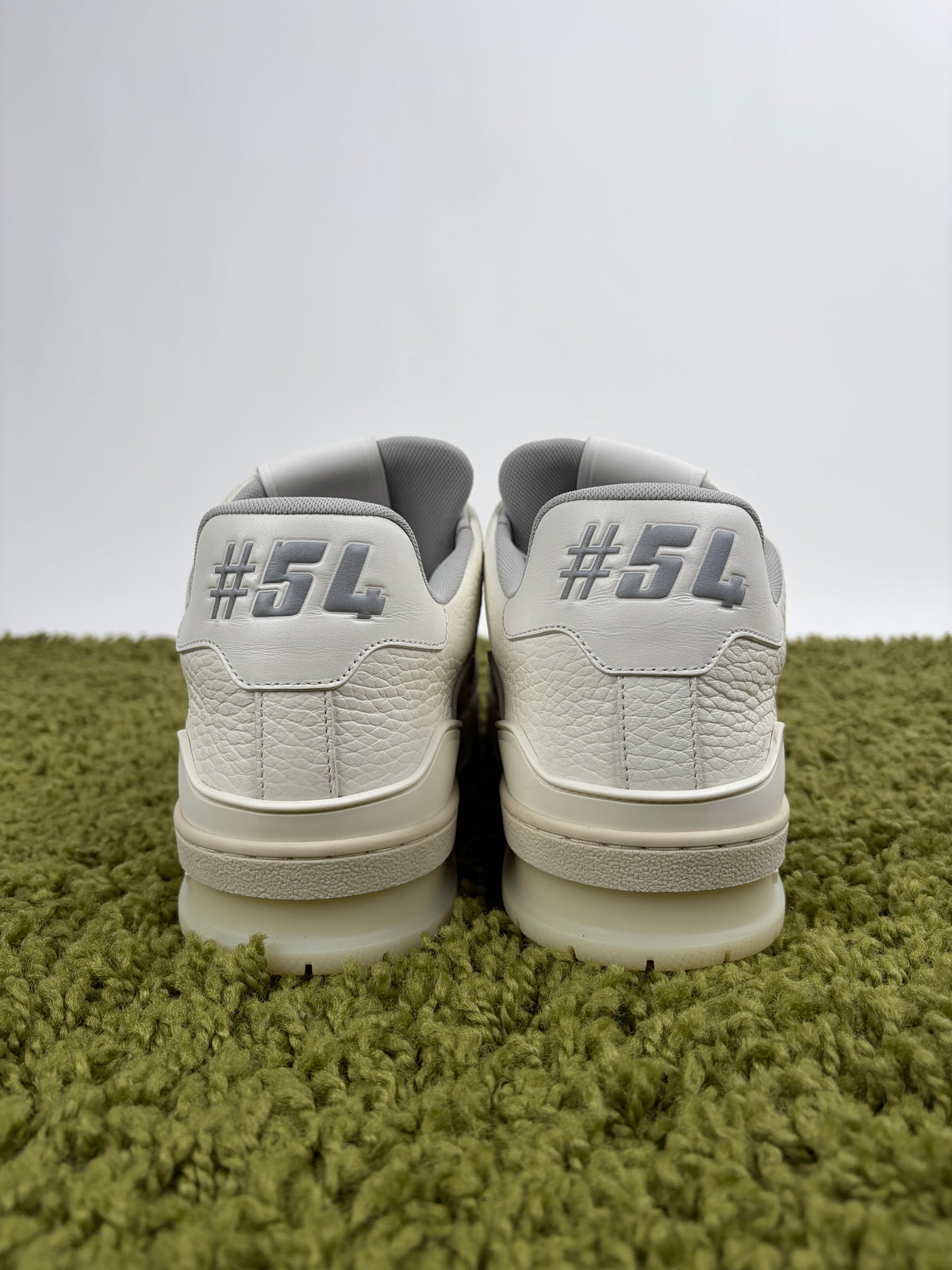 Louis Vuitton Trainer Bianca 7.5