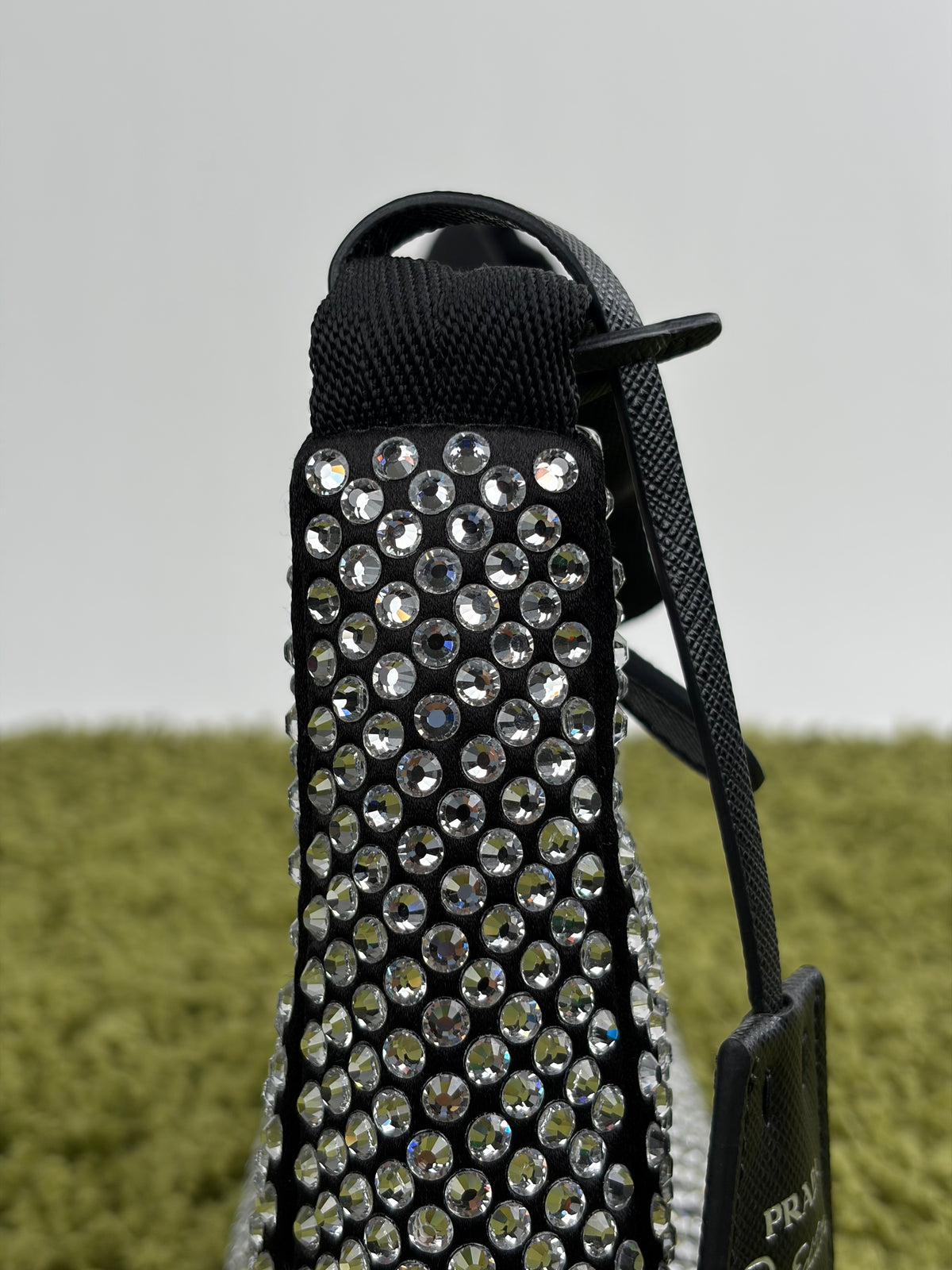 Borsa Prada Re Edition Nera con Cristalli