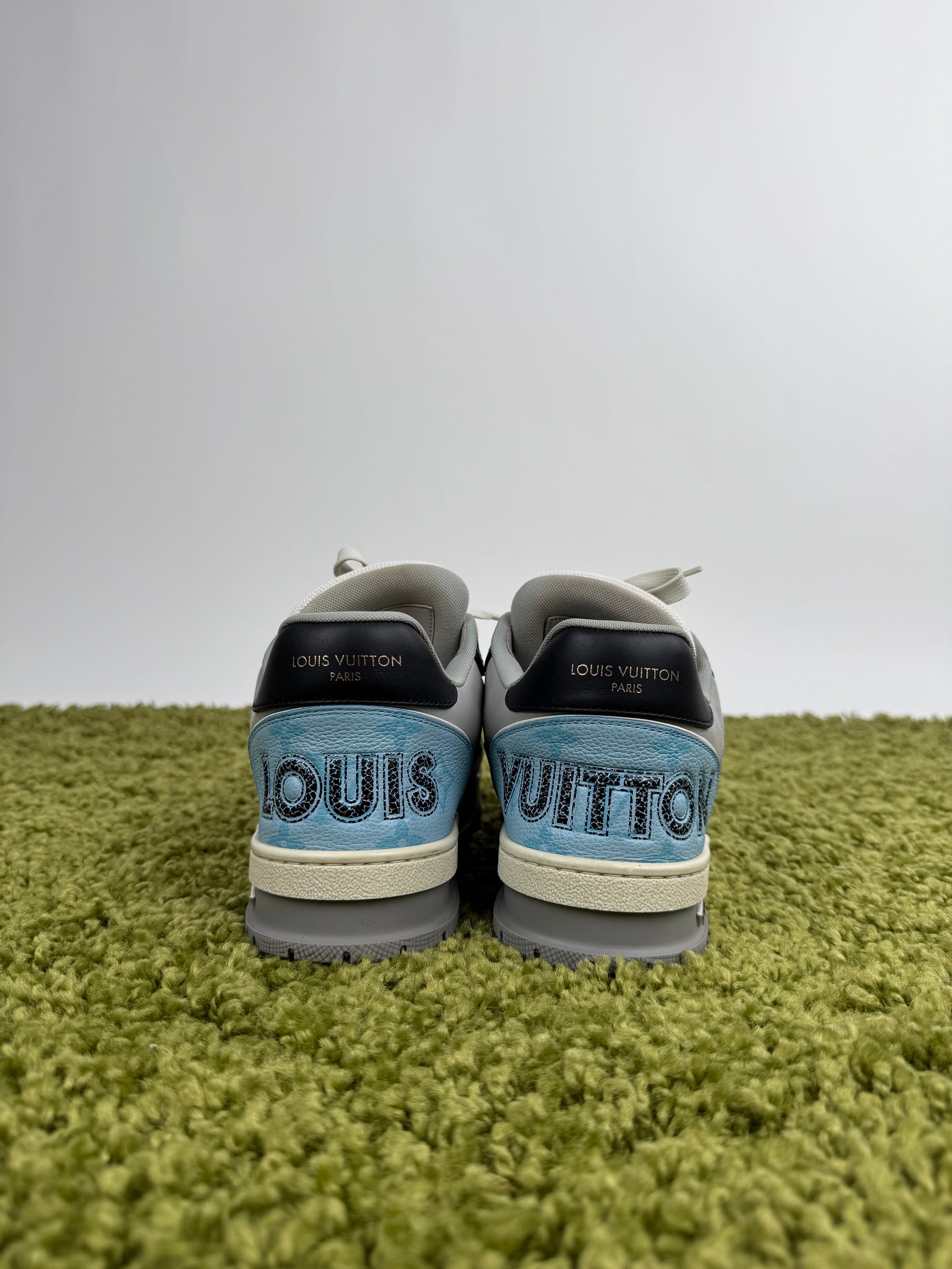 Louis Vuitton Trainer 39 veste 40