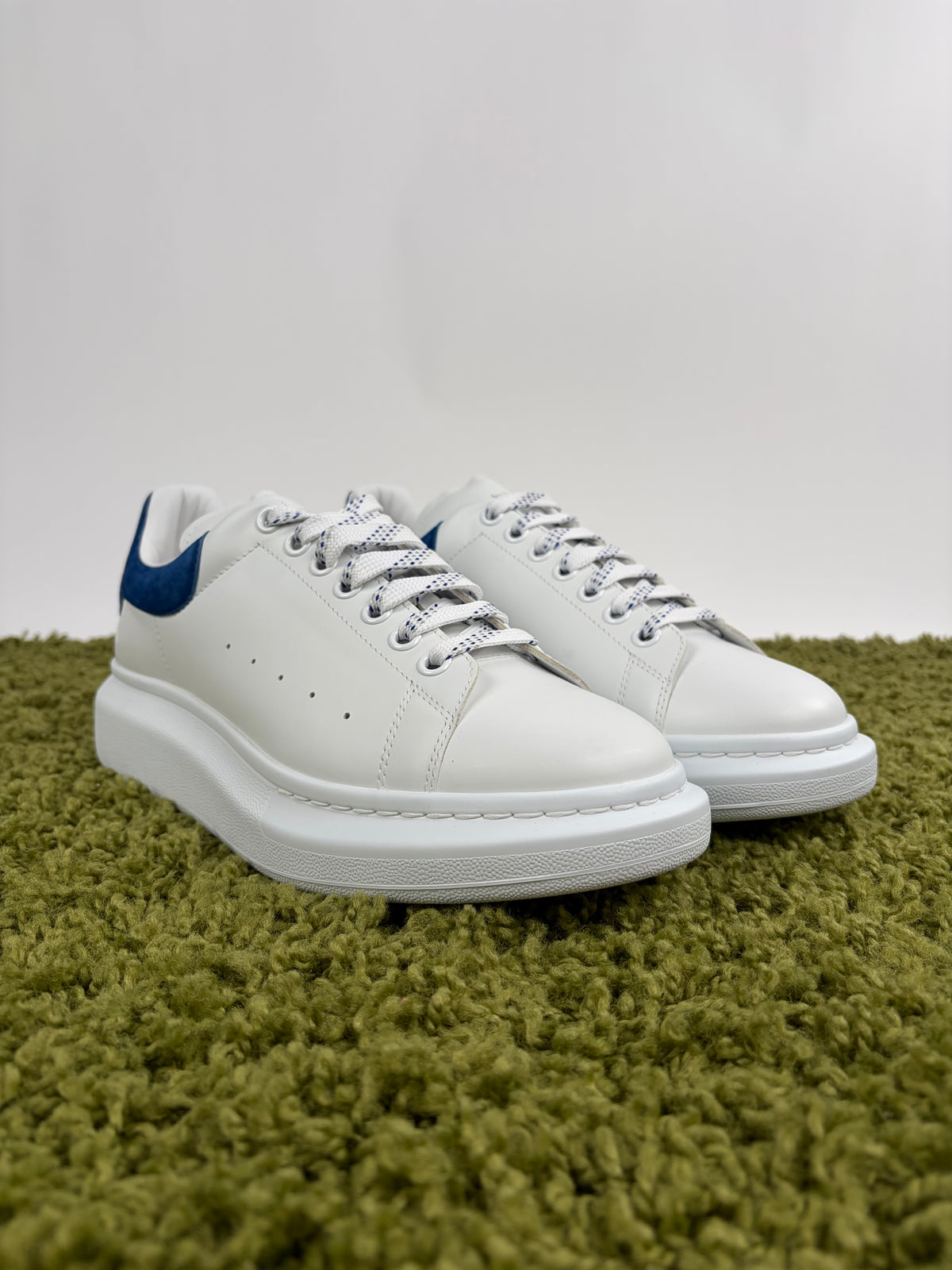 Alexander McQueen Bianco 44