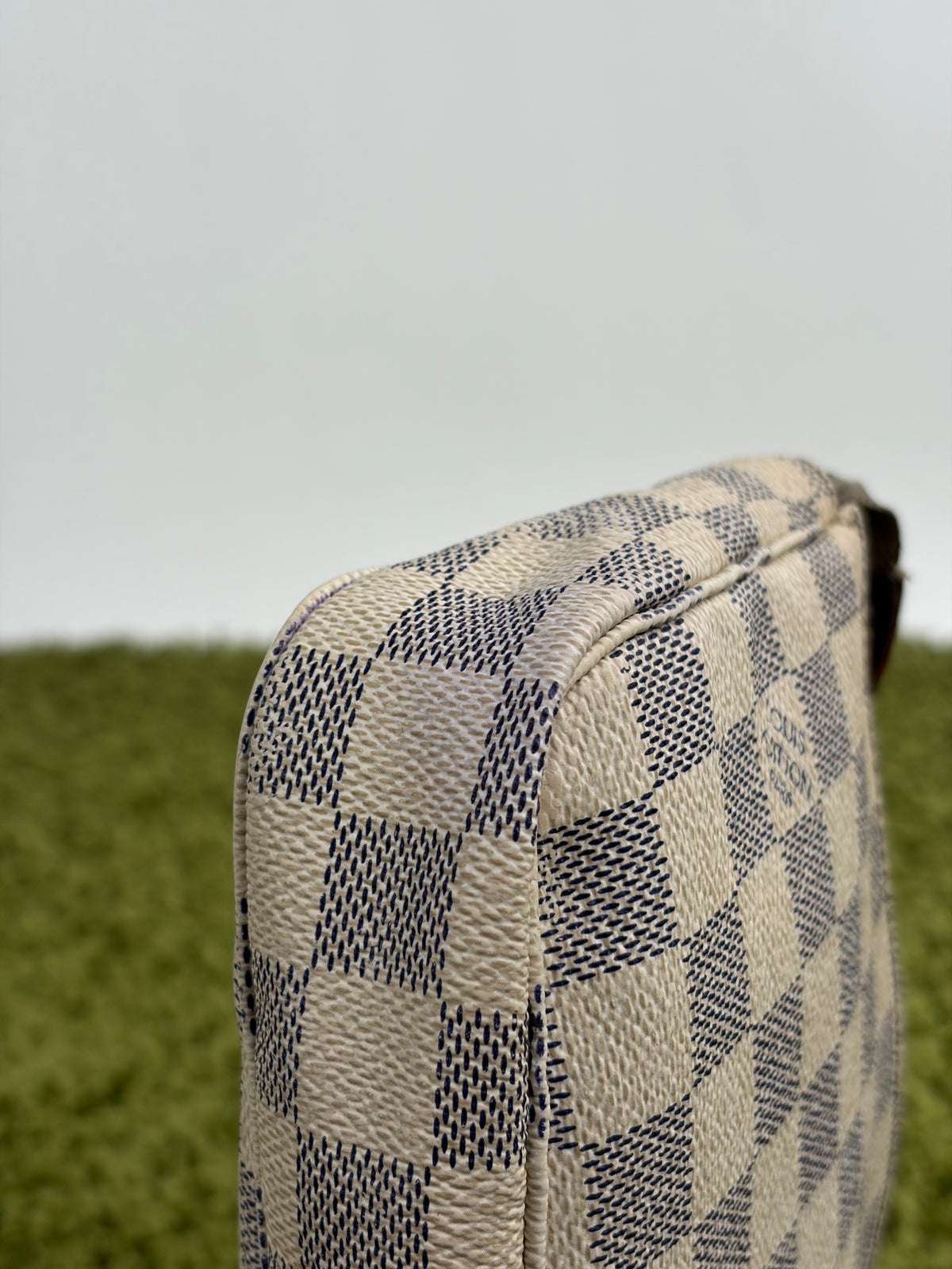 Pochette Accessories Louis Vuitton  in tela Damier Azur Bianca Monogram